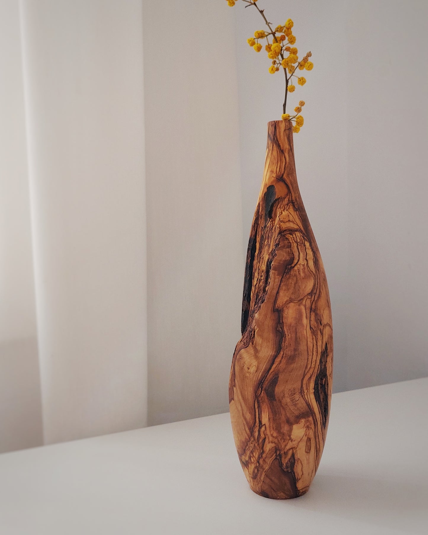 B38 Olive wood vase