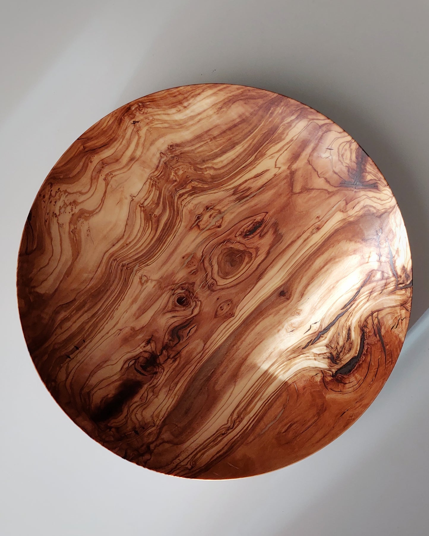 A39 Olive wood centerpiece