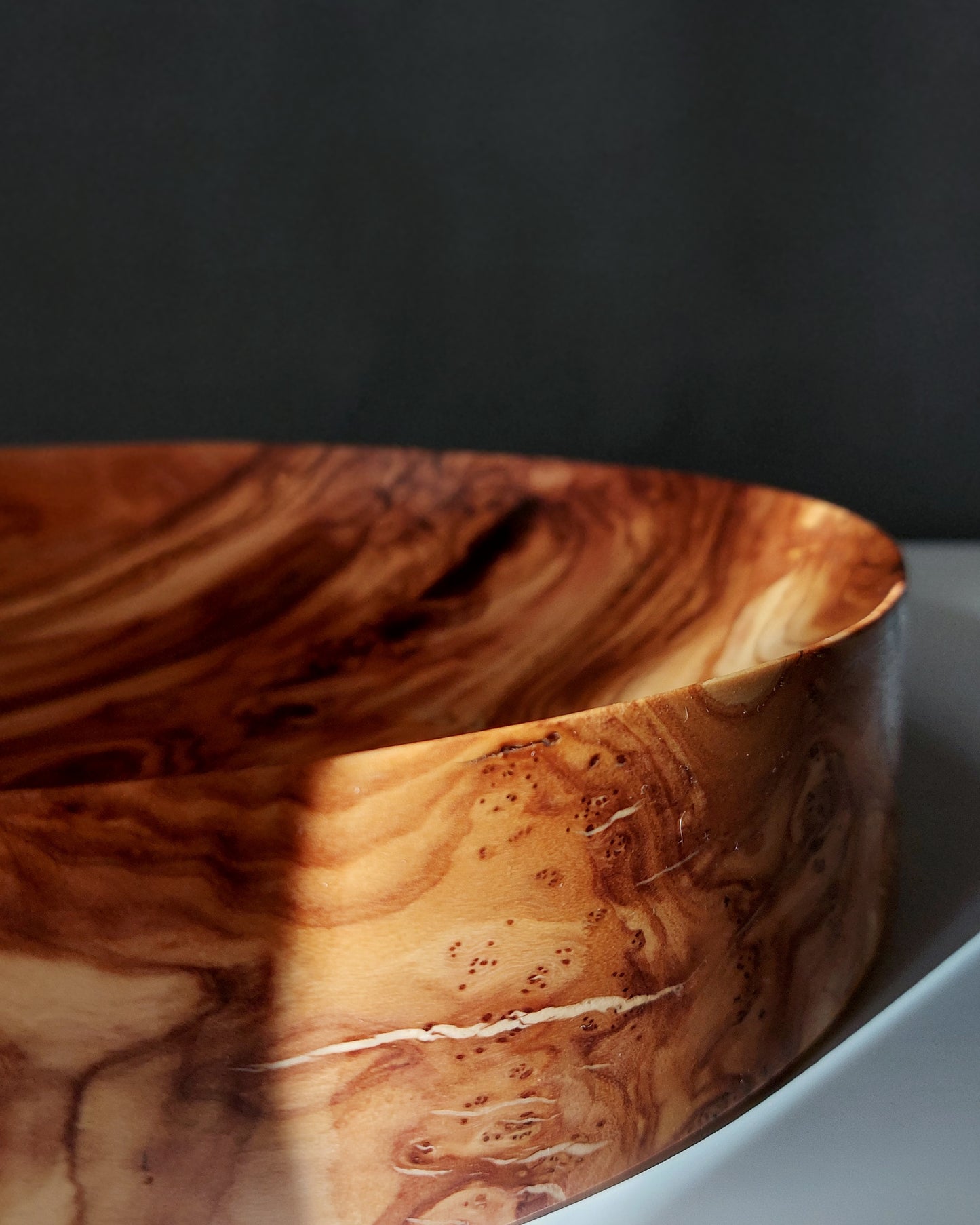 A39 Olive wood centerpiece