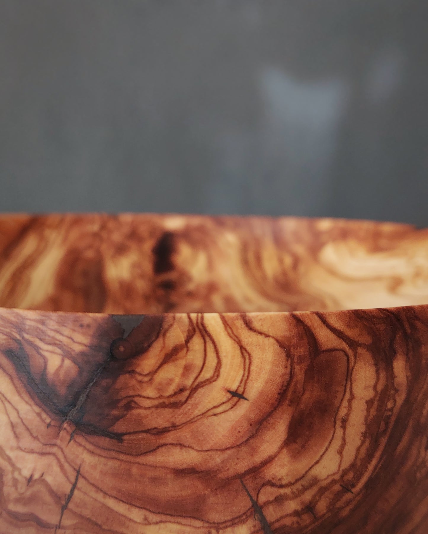 A39 Olive wood centerpiece