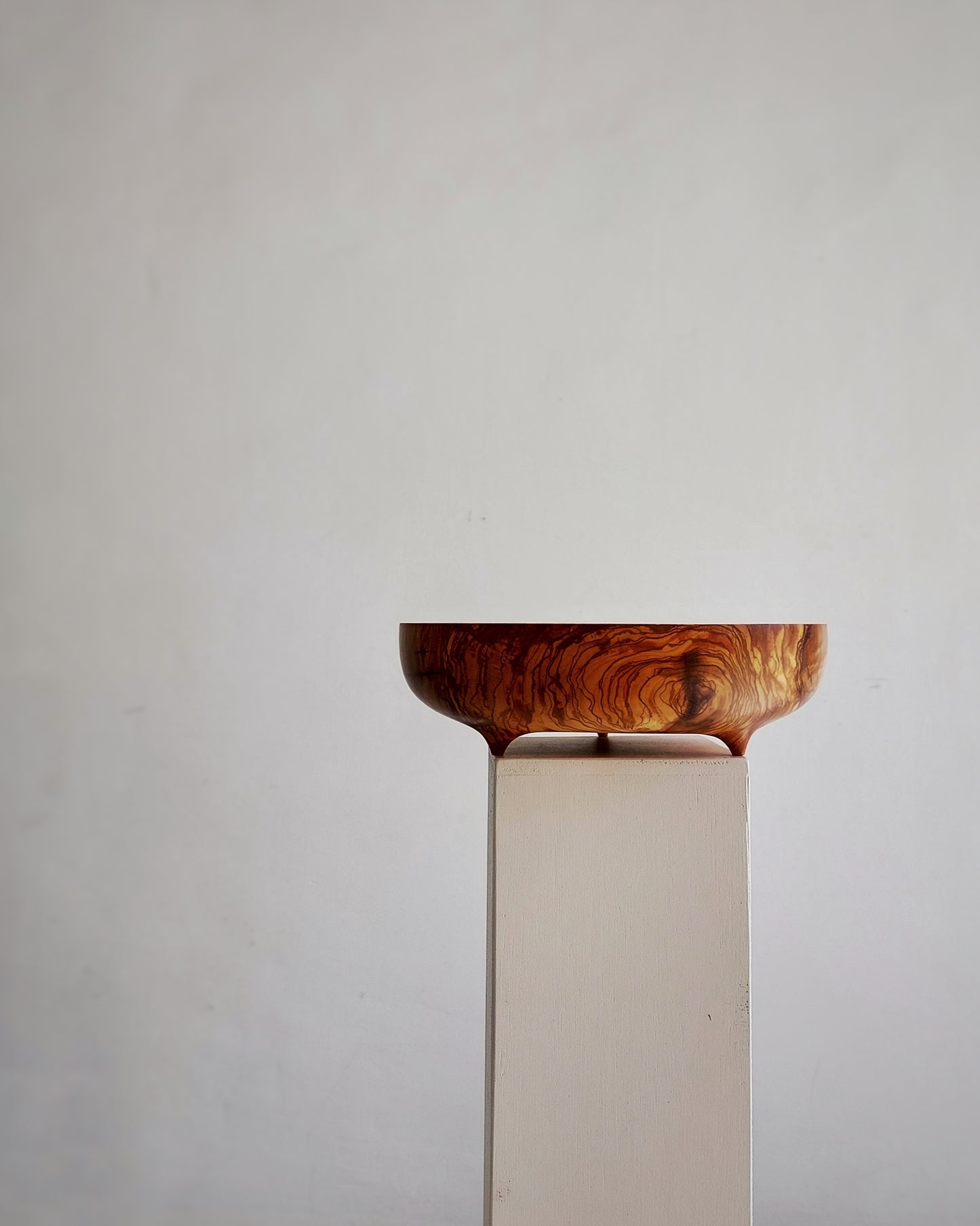 A38 Olive wood centerpiece