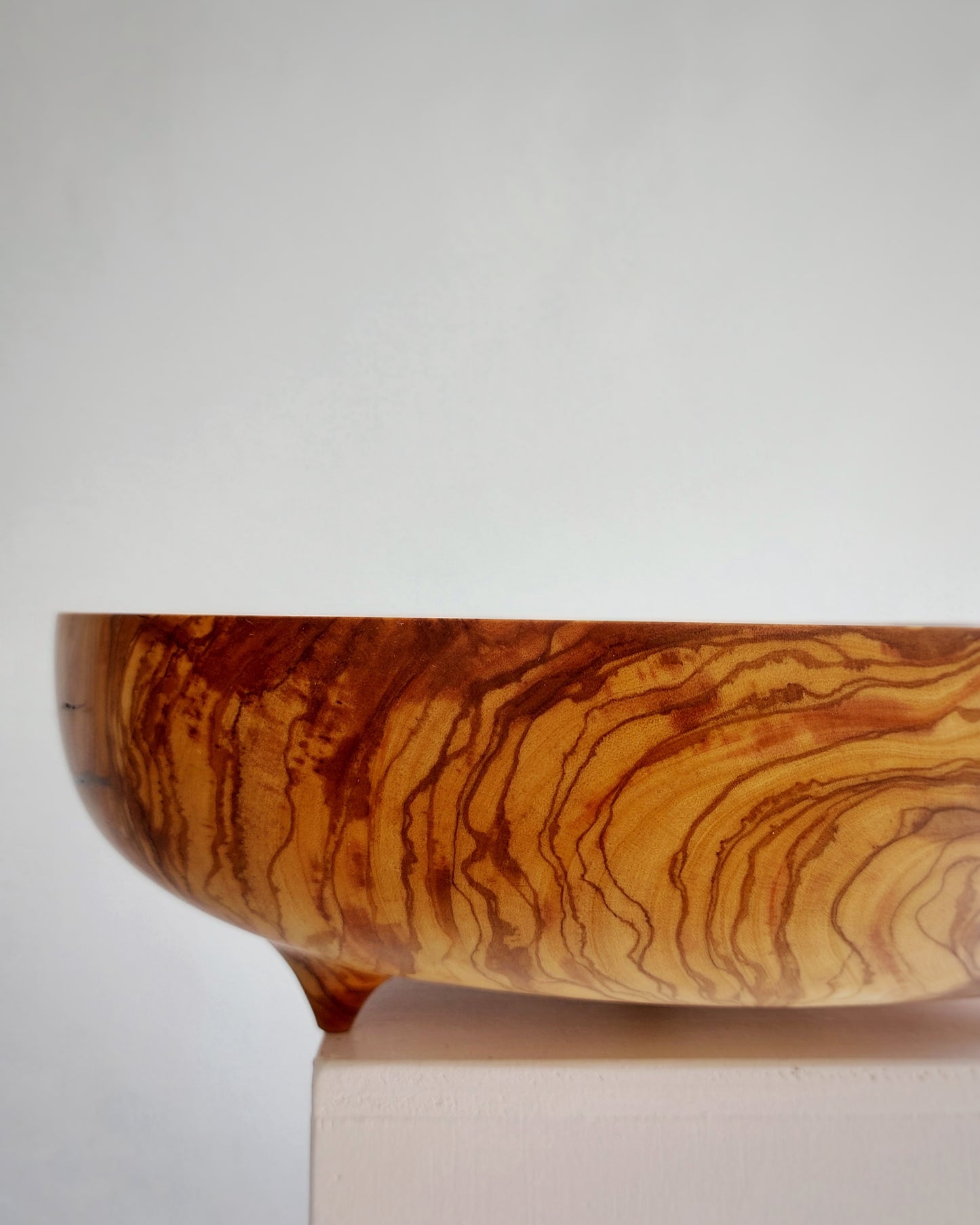 A38 Olive wood centerpiece