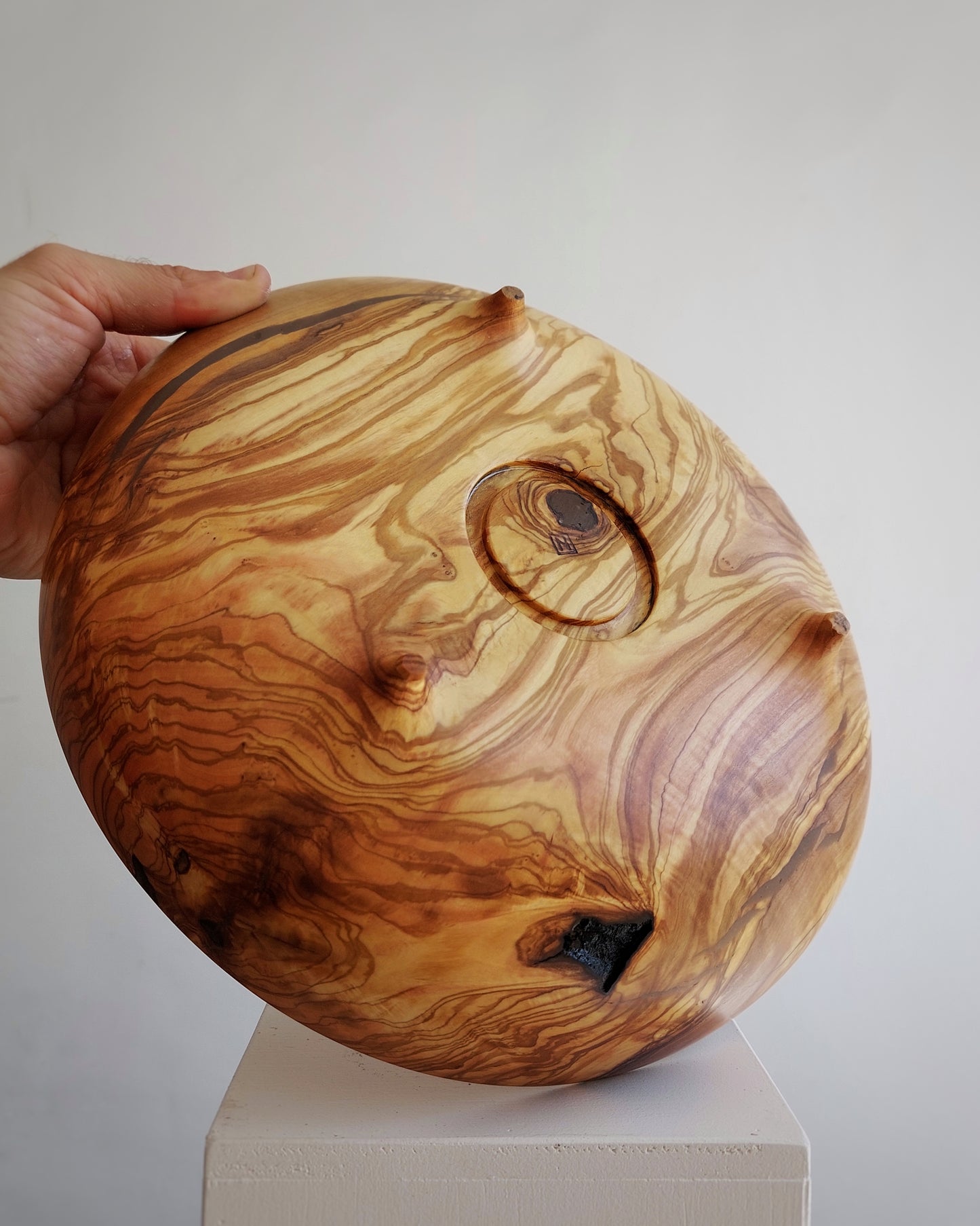A38 Olive wood centerpiece