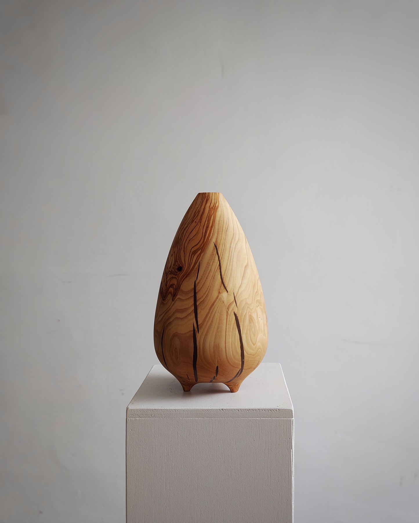 B37 Olive wood vase