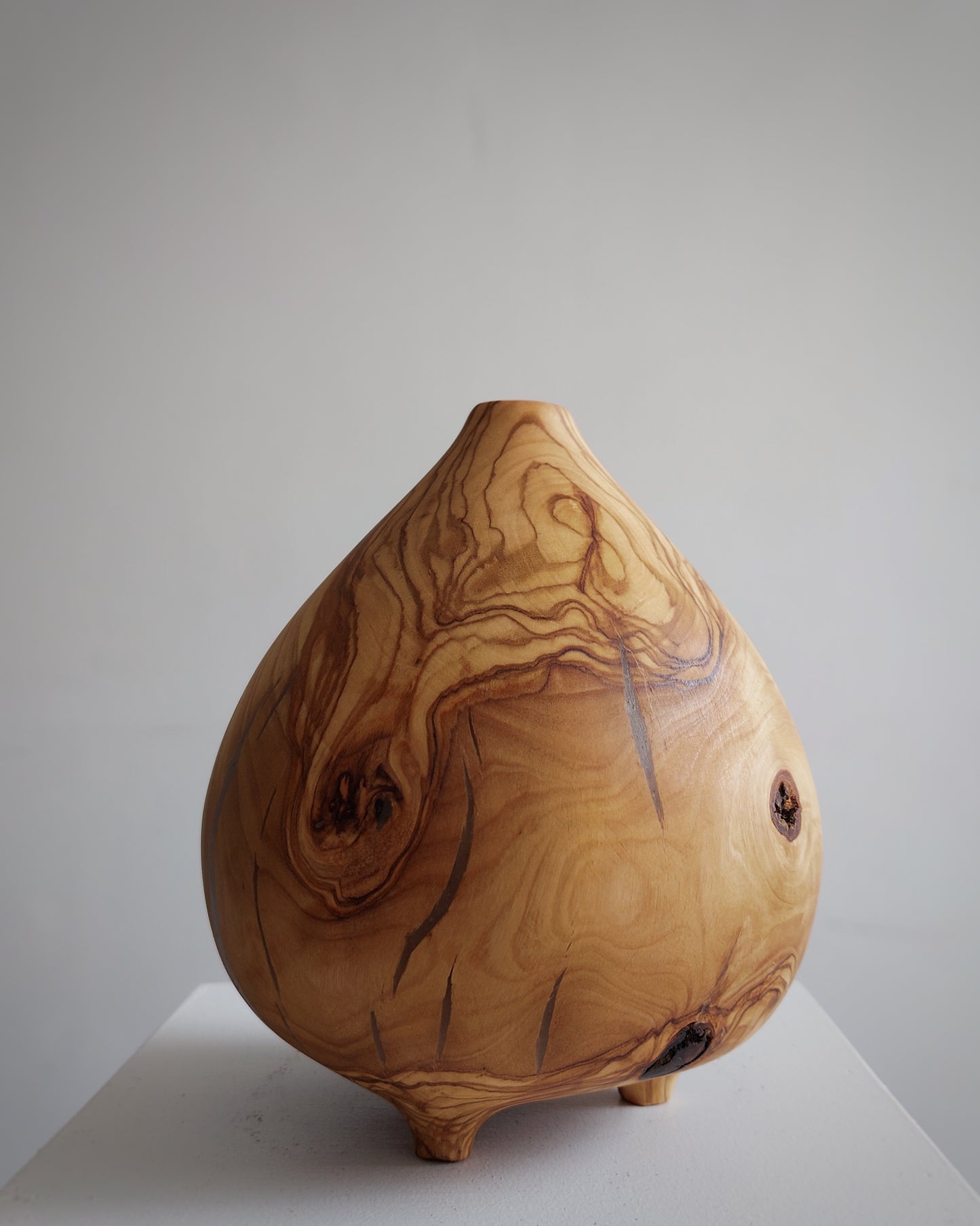 B36 Olive wood vase