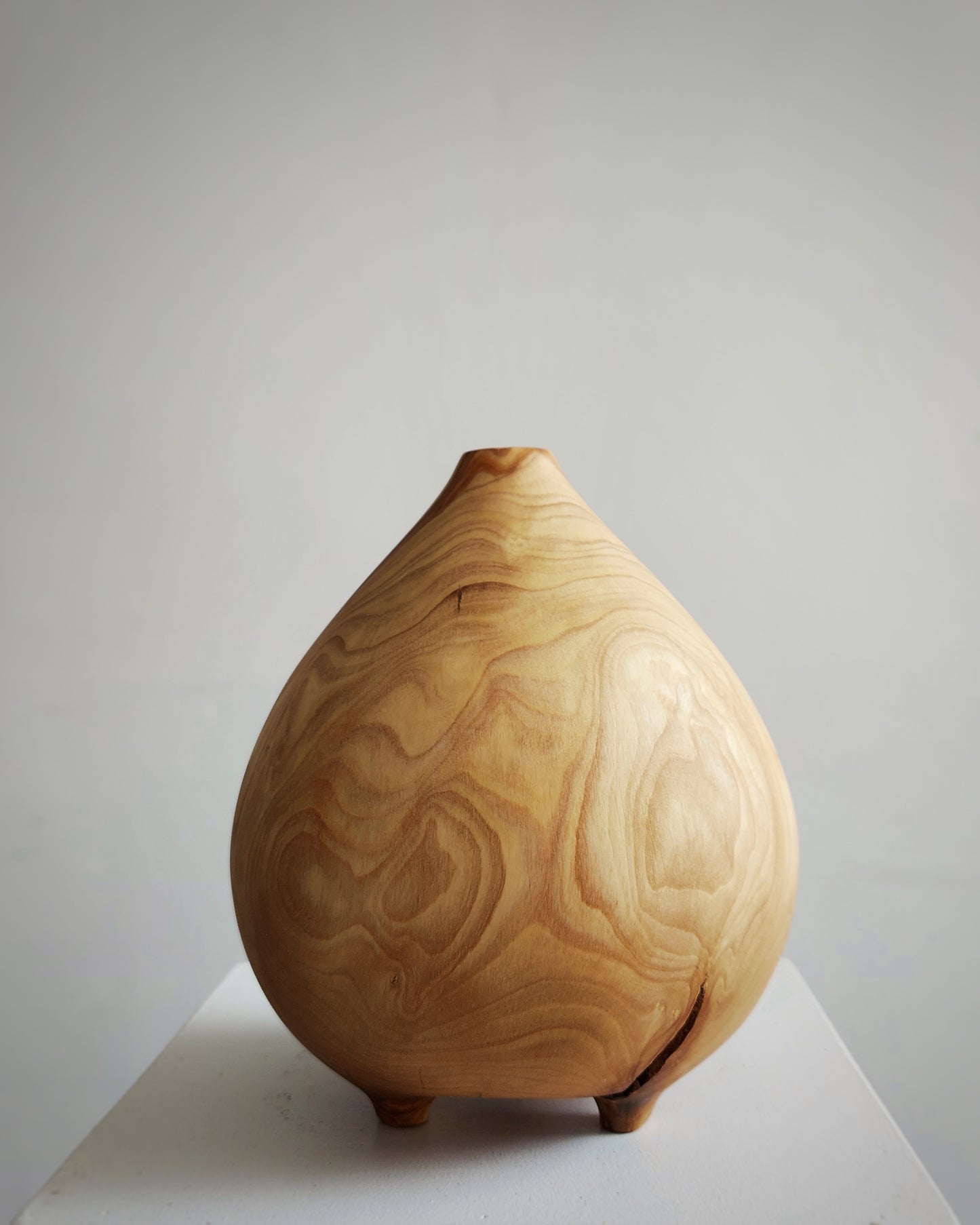 B36 Olive wood vase