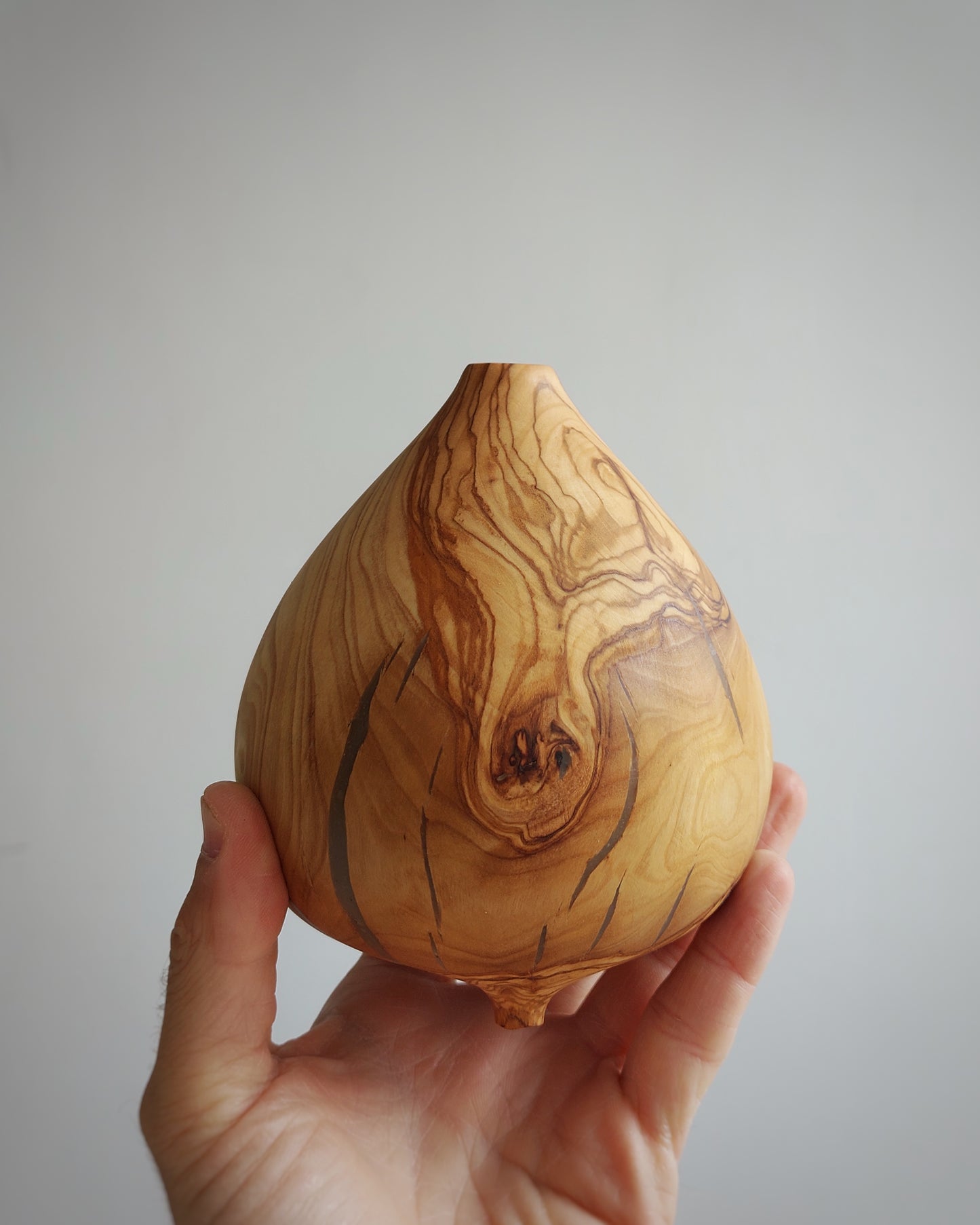 B36 Olive wood vase