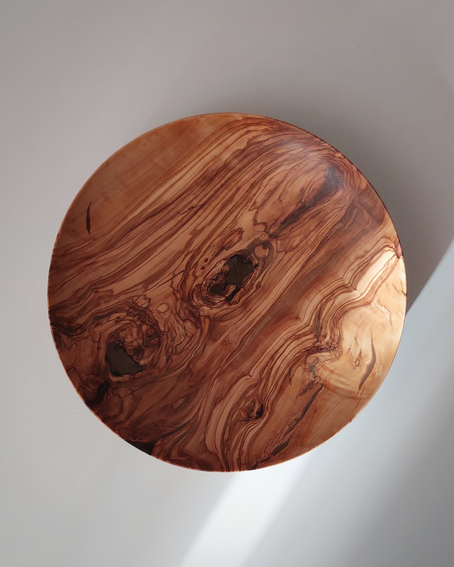 A25 Olive wood centerpiece