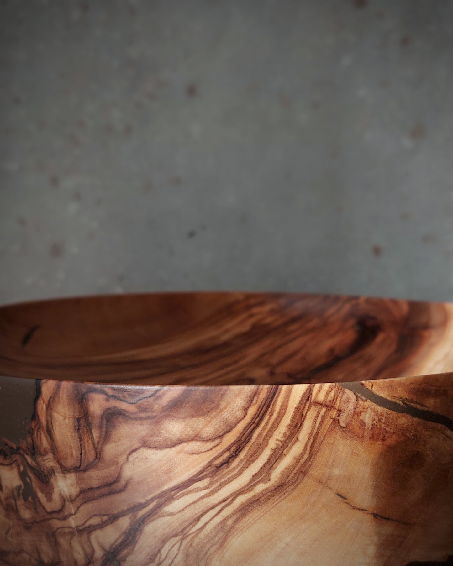 A25 Olive wood centerpiece