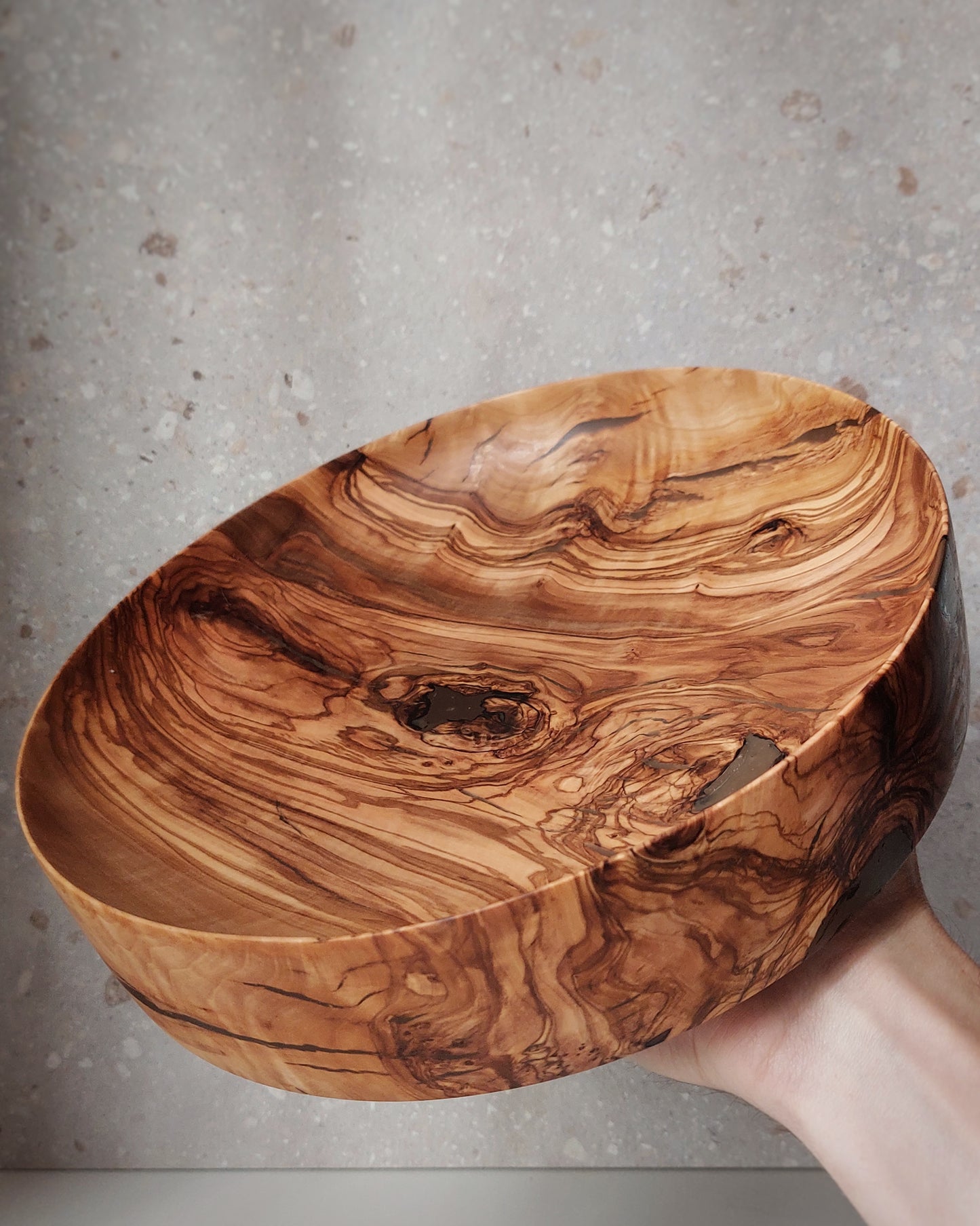 A25 Olive wood centerpiece