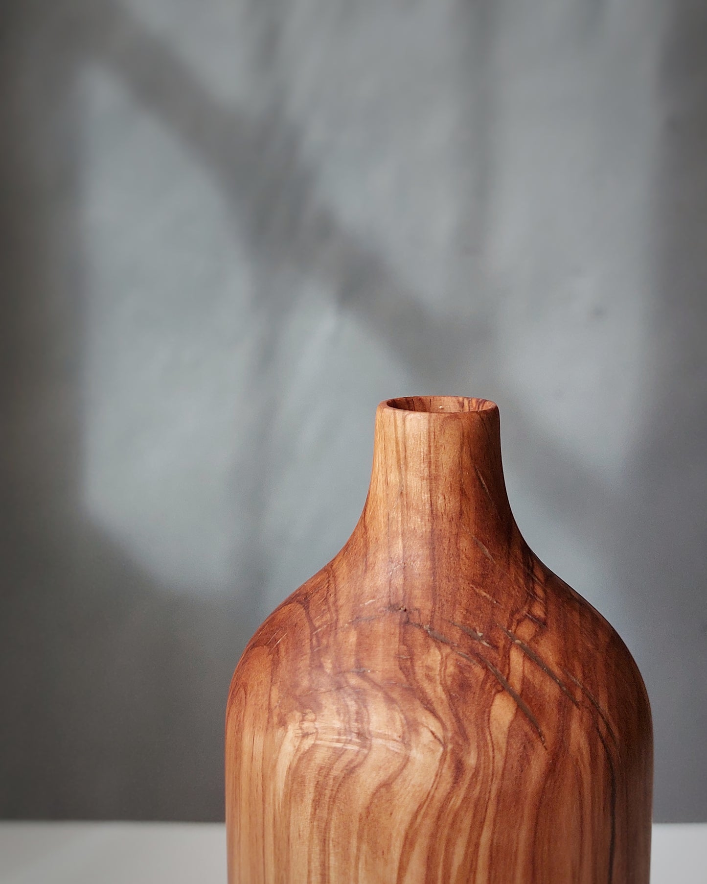 B33 Olive wood vase