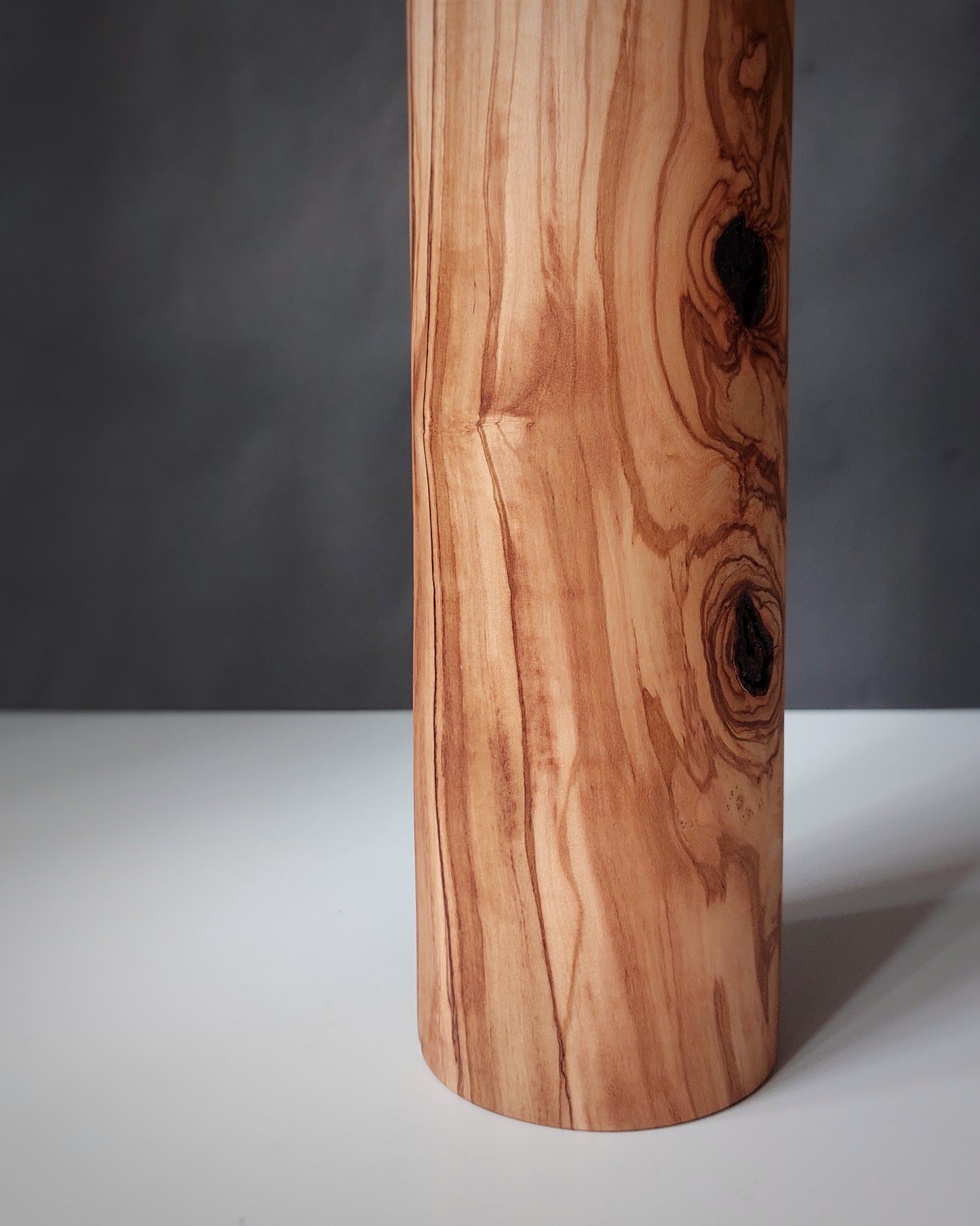 B31 Olive wood vase