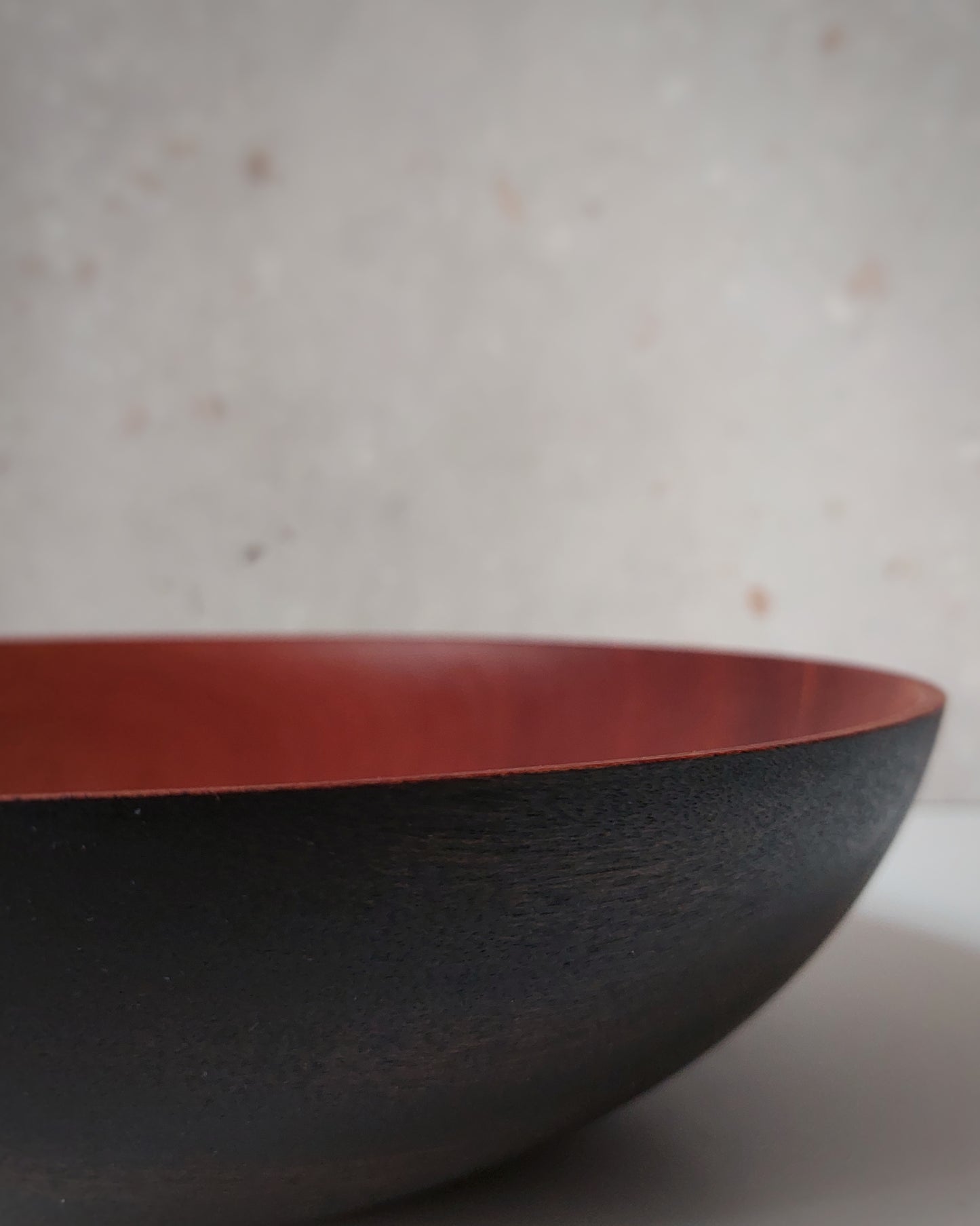 A22 Sapeli wood centerpiece