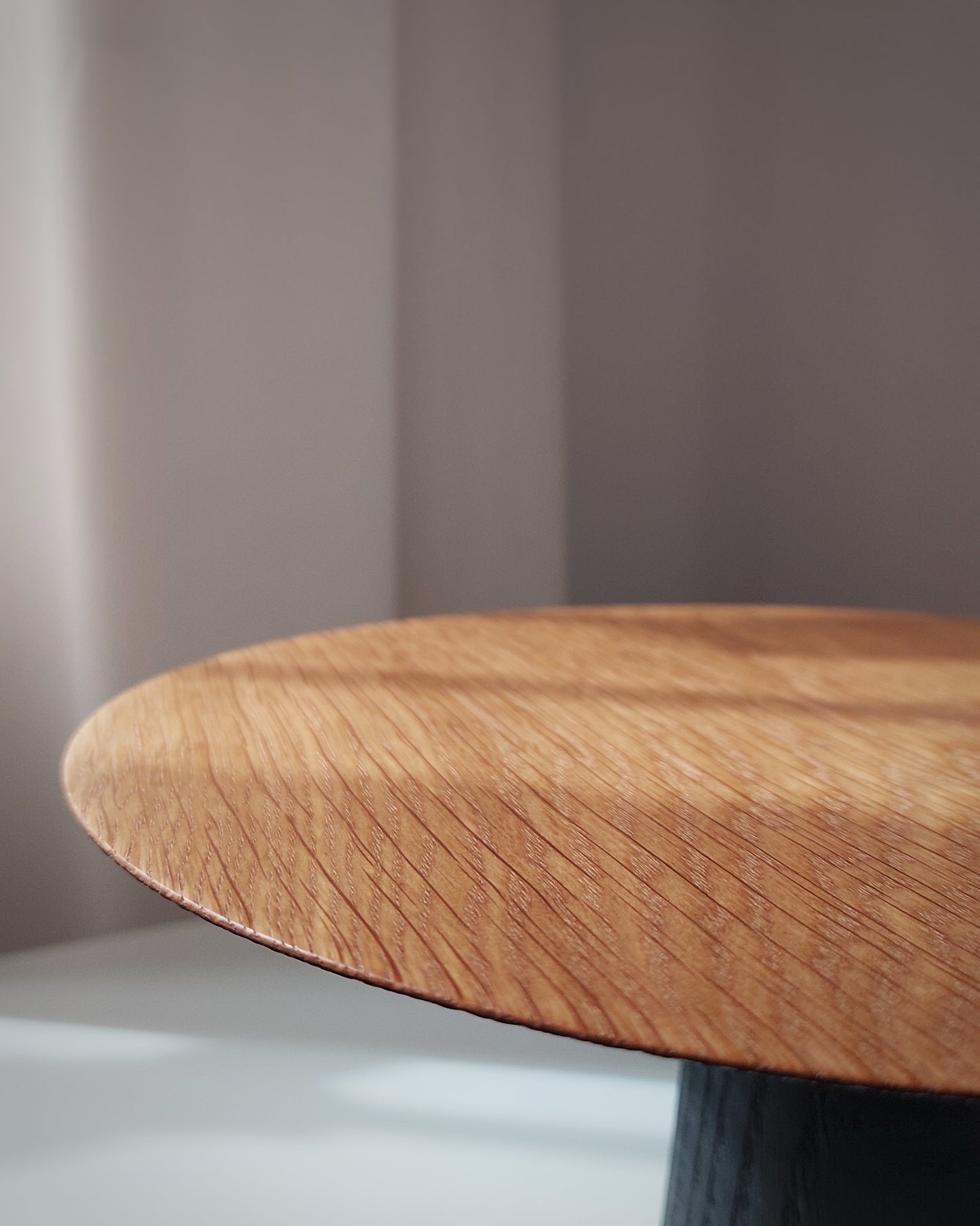 A57 American Oak Wood Pie Stand