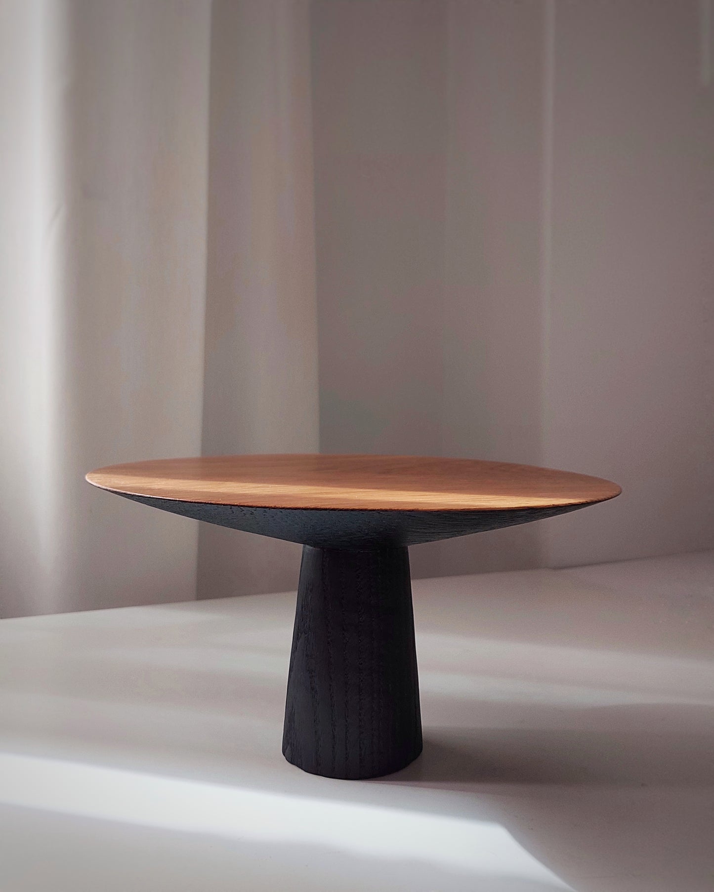 A57 American Oak Wood Pie Stand