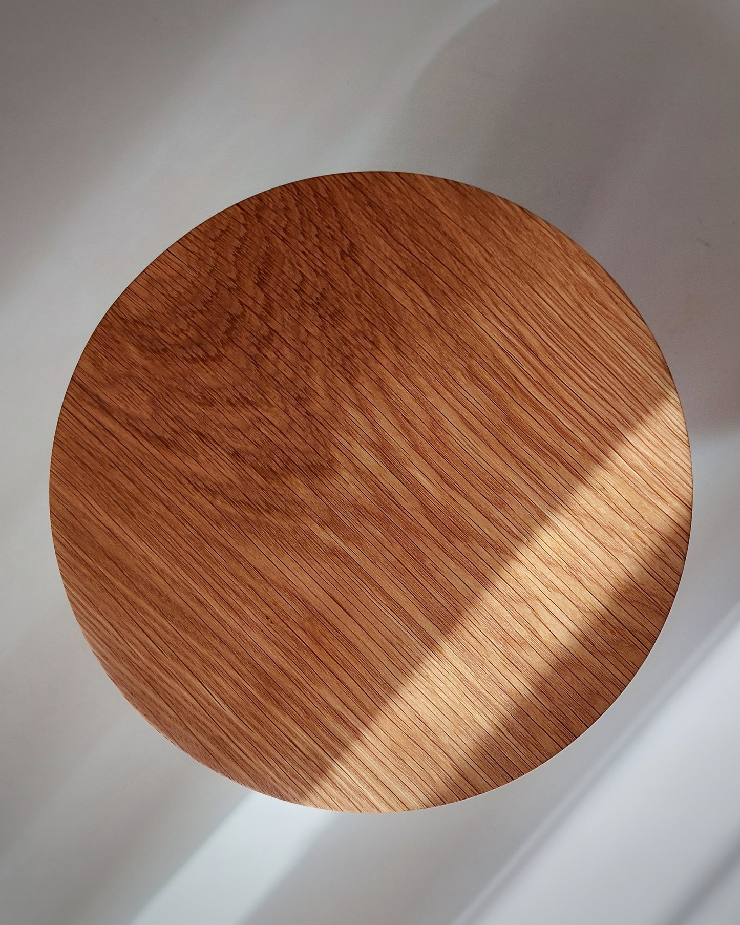 A57 American Oak Wood Pie Stand