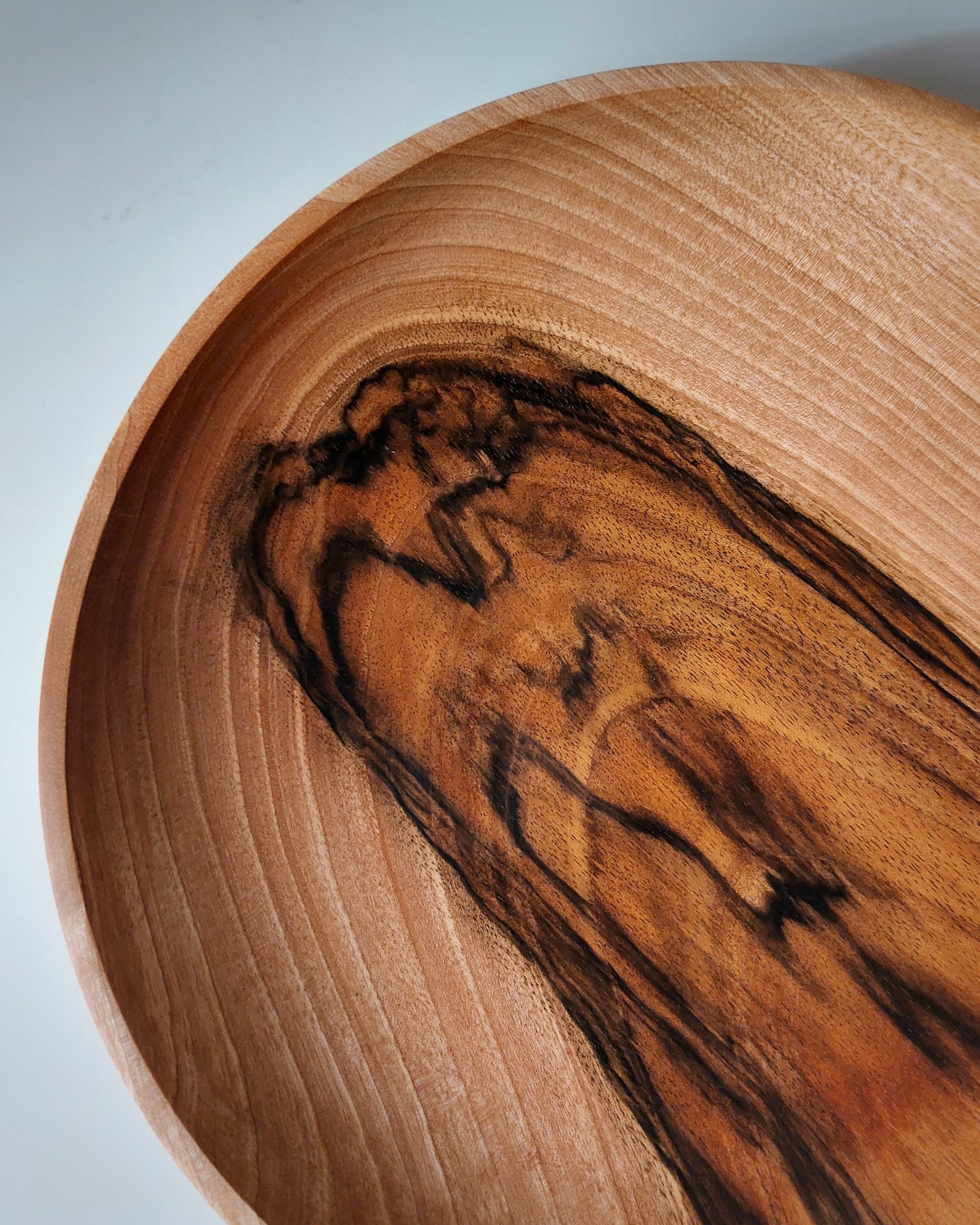 A44 Iberian Walnut Wood Center