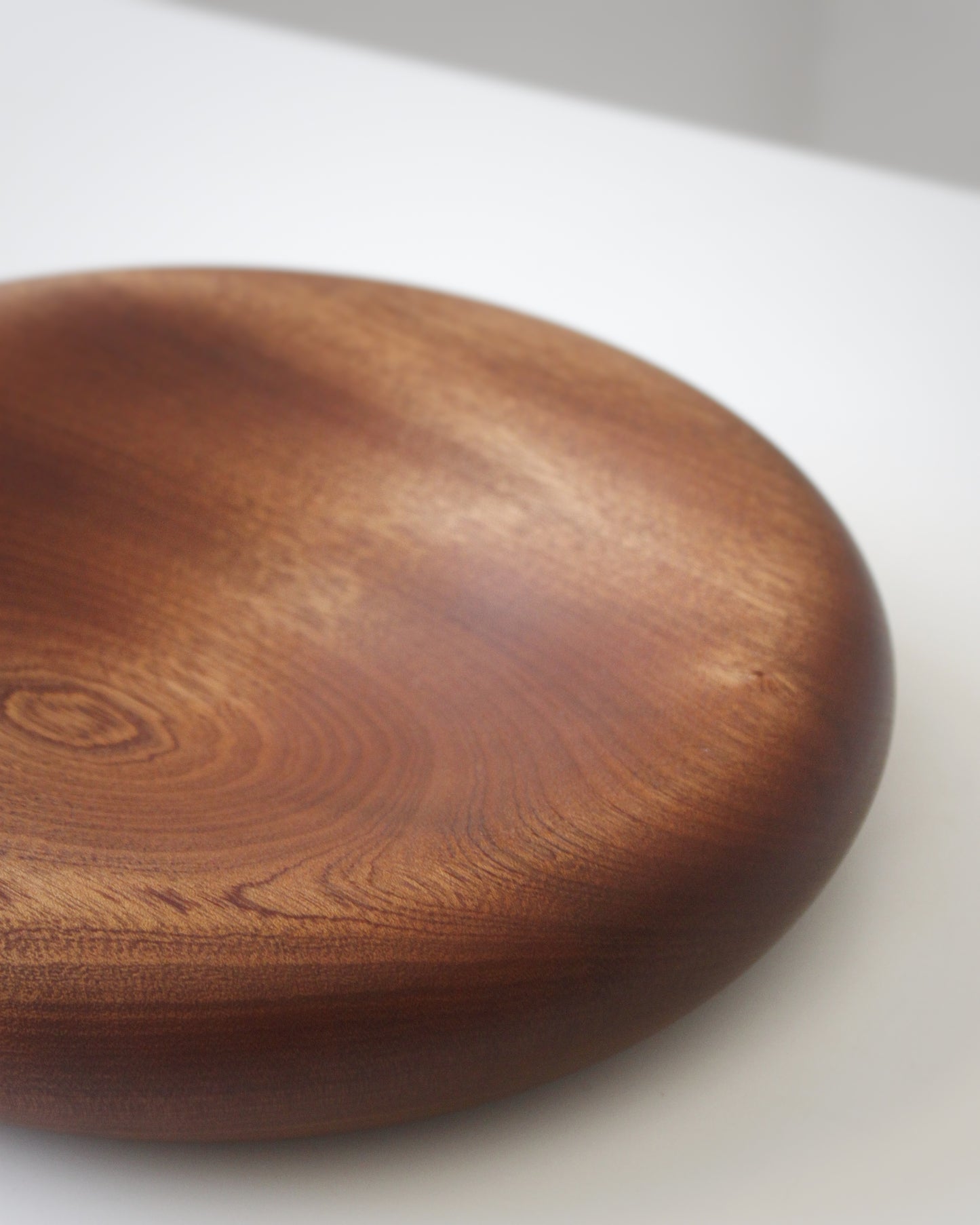 A116 Sapele wood center