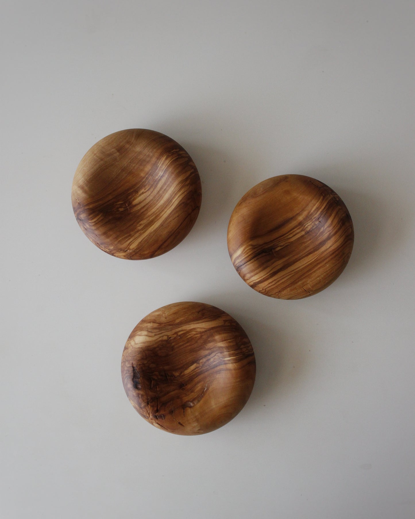 A132 Cuencos decorativos de Olivo trio