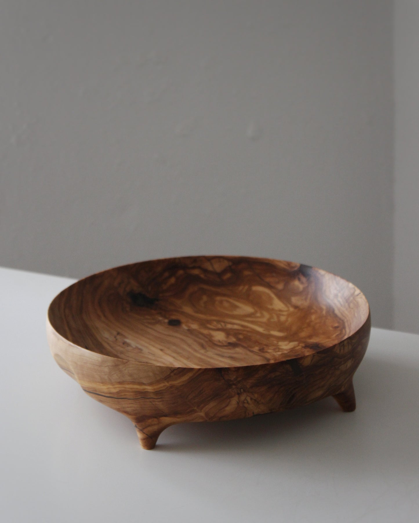 A160 Spanish Olive Wood Centerpiece