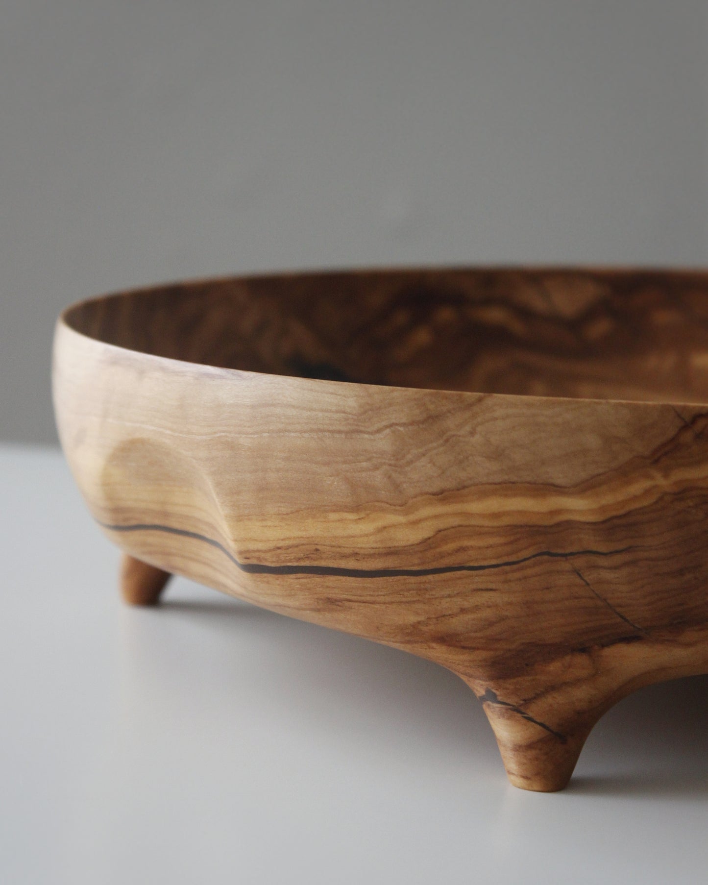 A160 Spanish Olive Wood Centerpiece