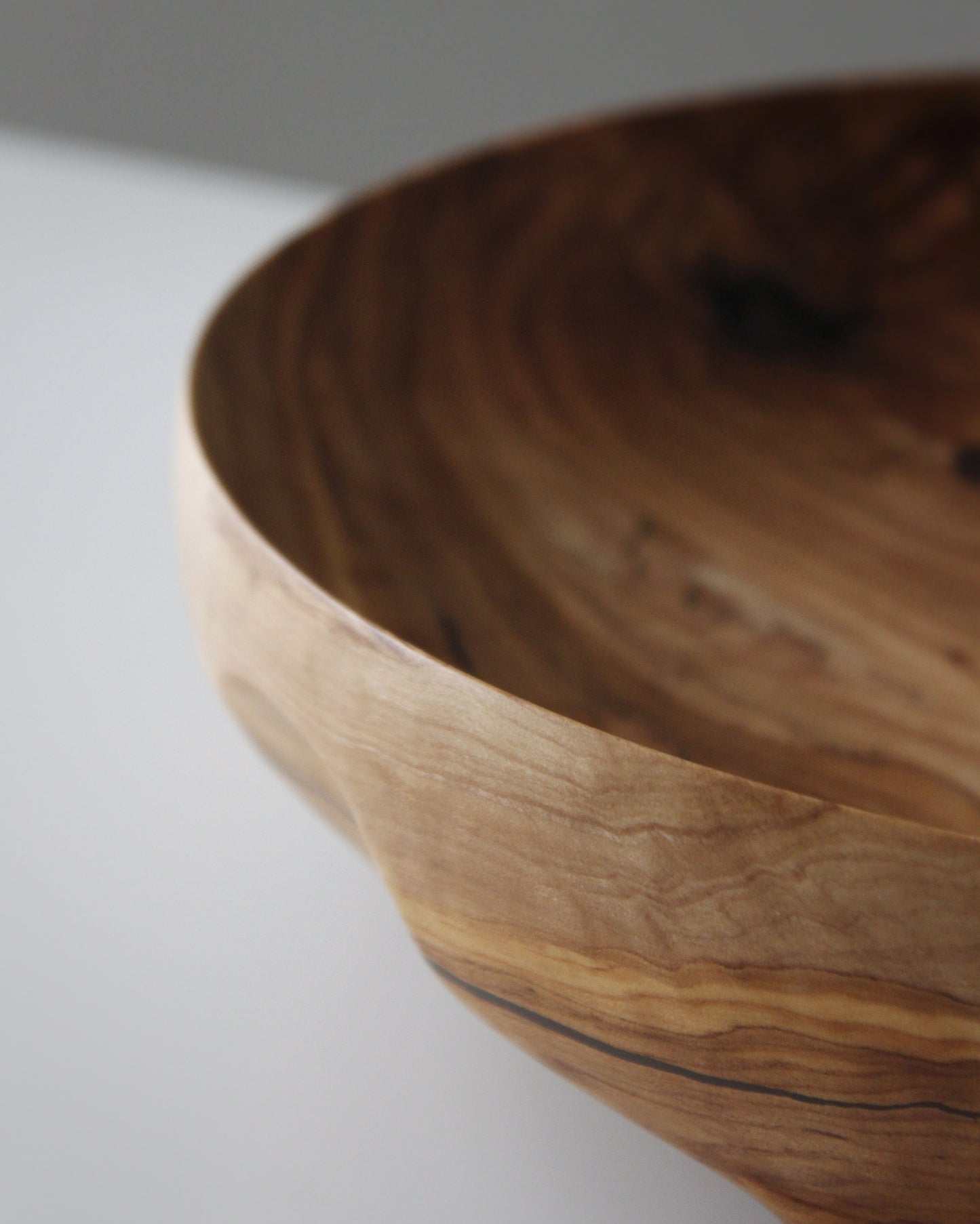 A160 Spanish Olive Wood Centerpiece