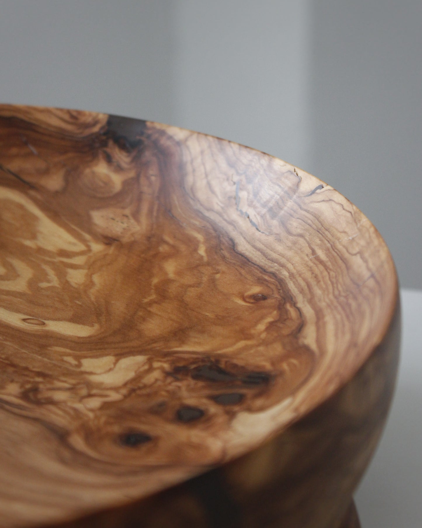 A160 Spanish Olive Wood Centerpiece