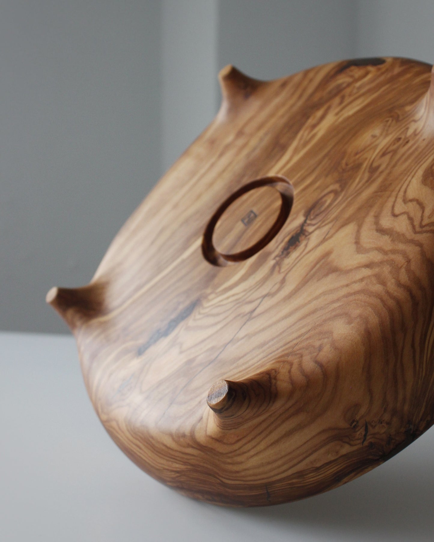 A160 Spanish Olive Wood Centerpiece