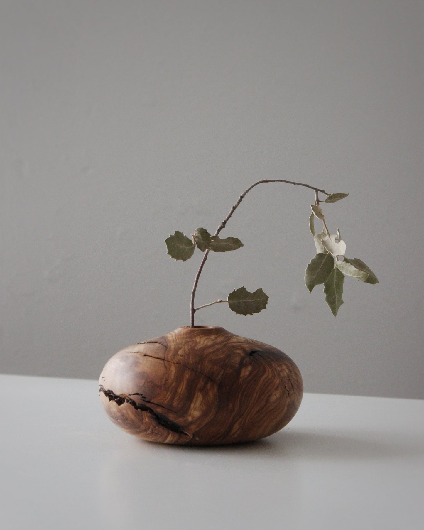 B43 Olive wood vase