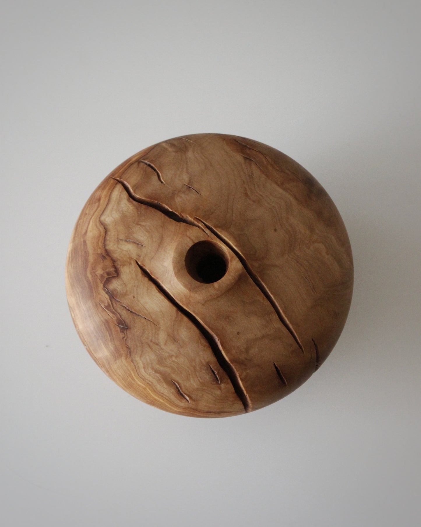 B44 Olive wood vase