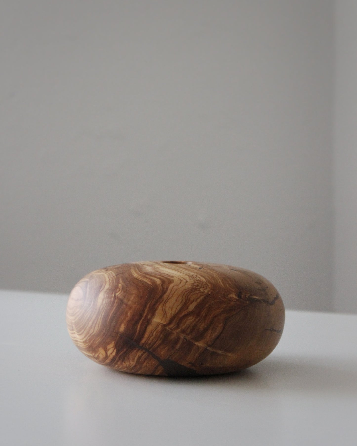B45 Jarron de madera de Olivo