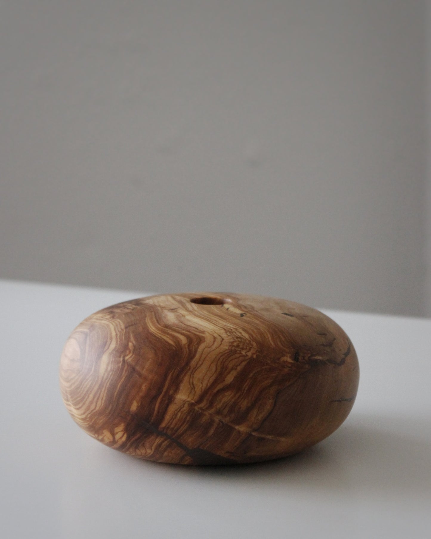B45 Jarron de madera de Olivo
