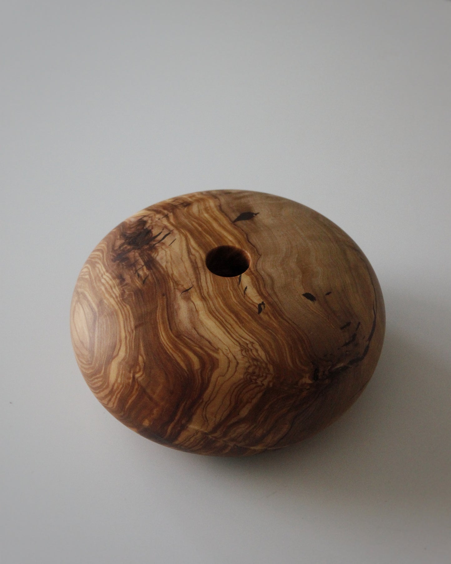 B45 Jarron de madera de Olivo