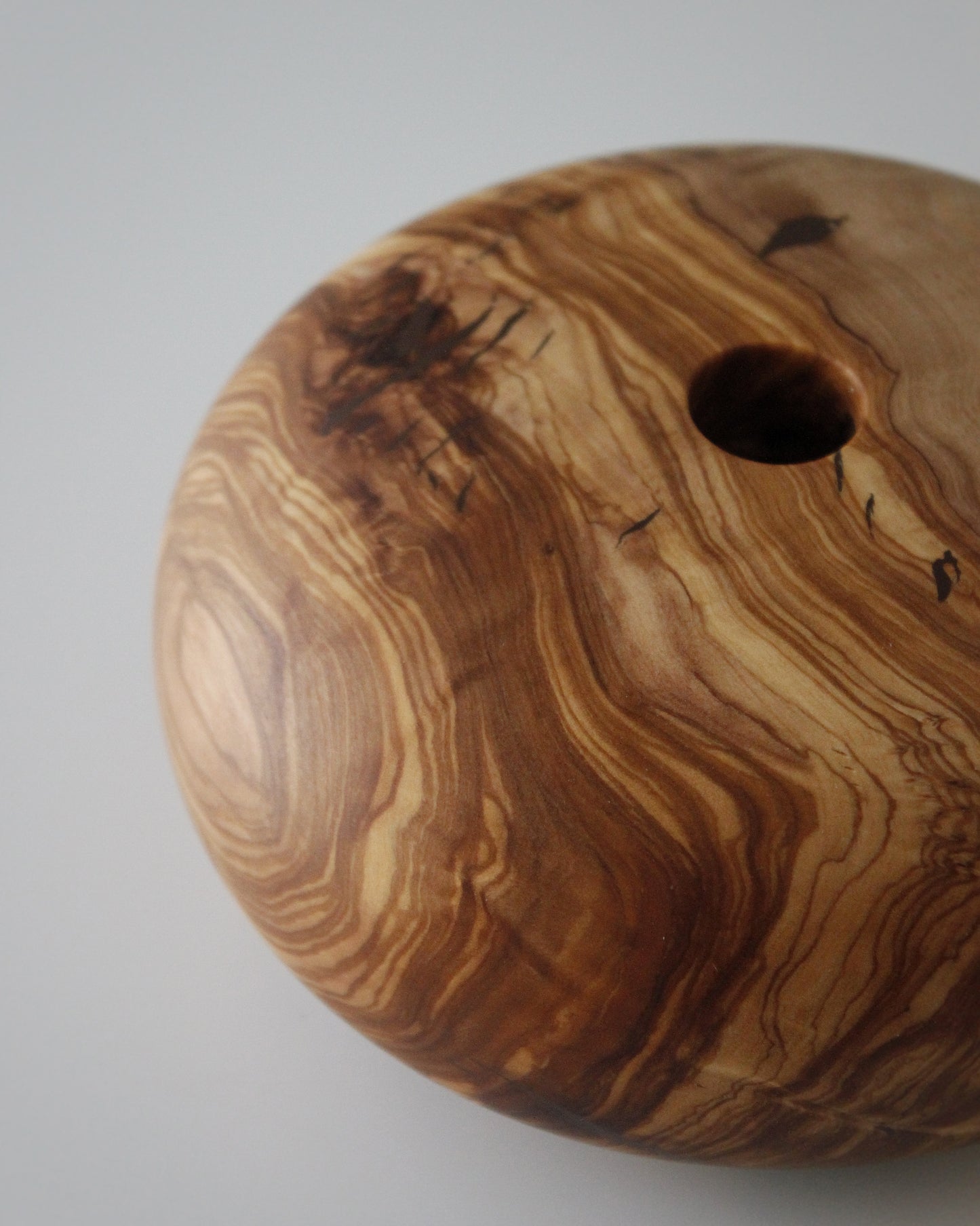 B45 Jarron de madera de Olivo
