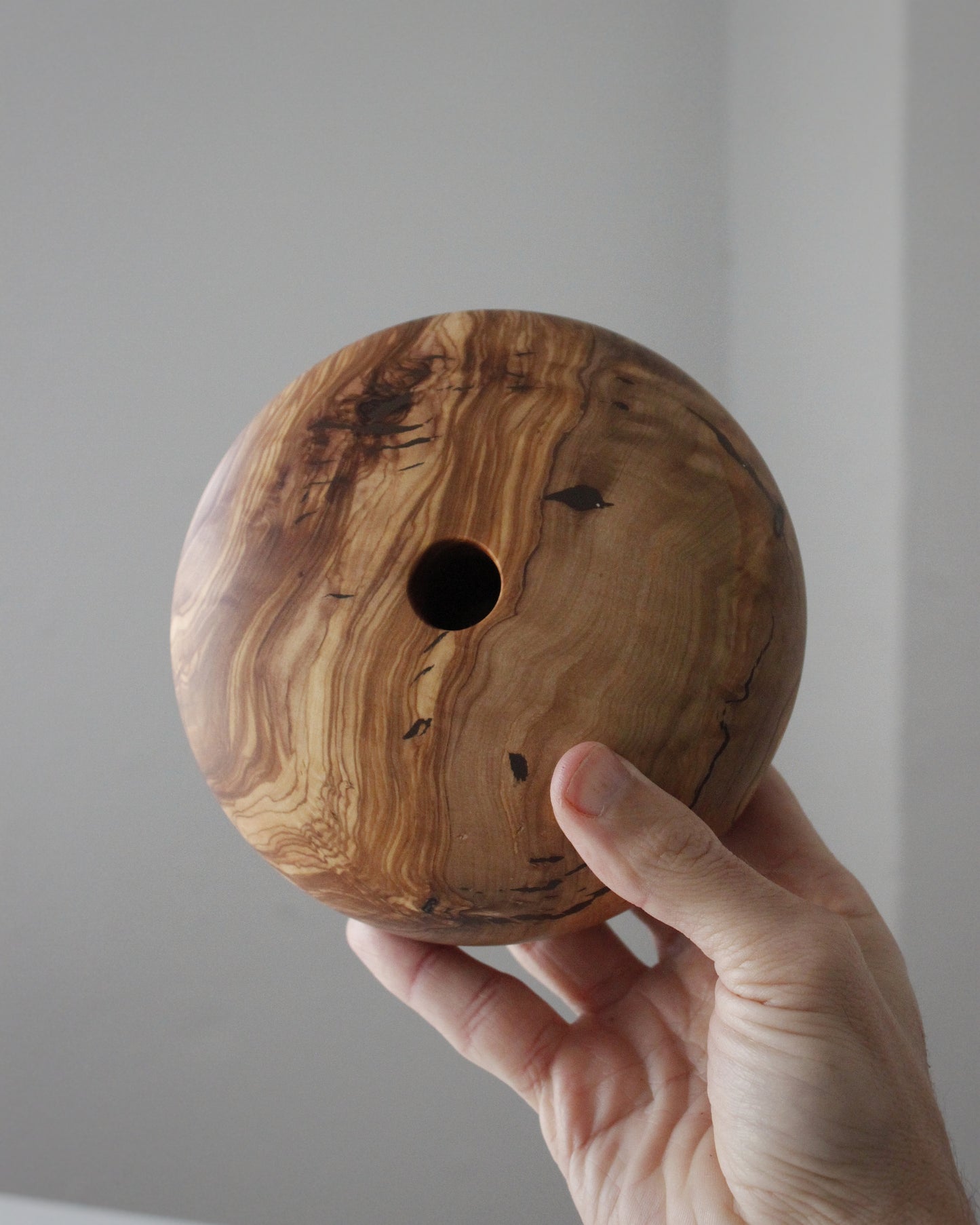 B45 Jarron de madera de Olivo