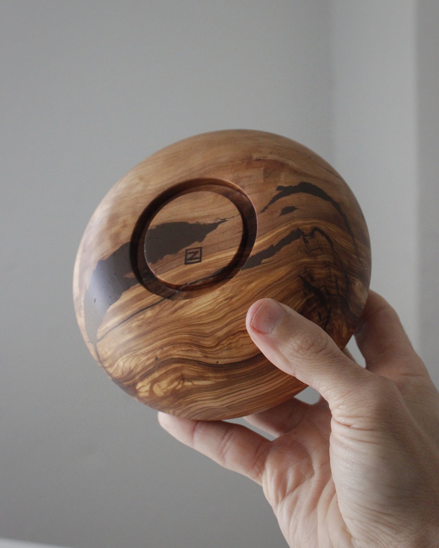 B45 Jarron de madera de Olivo