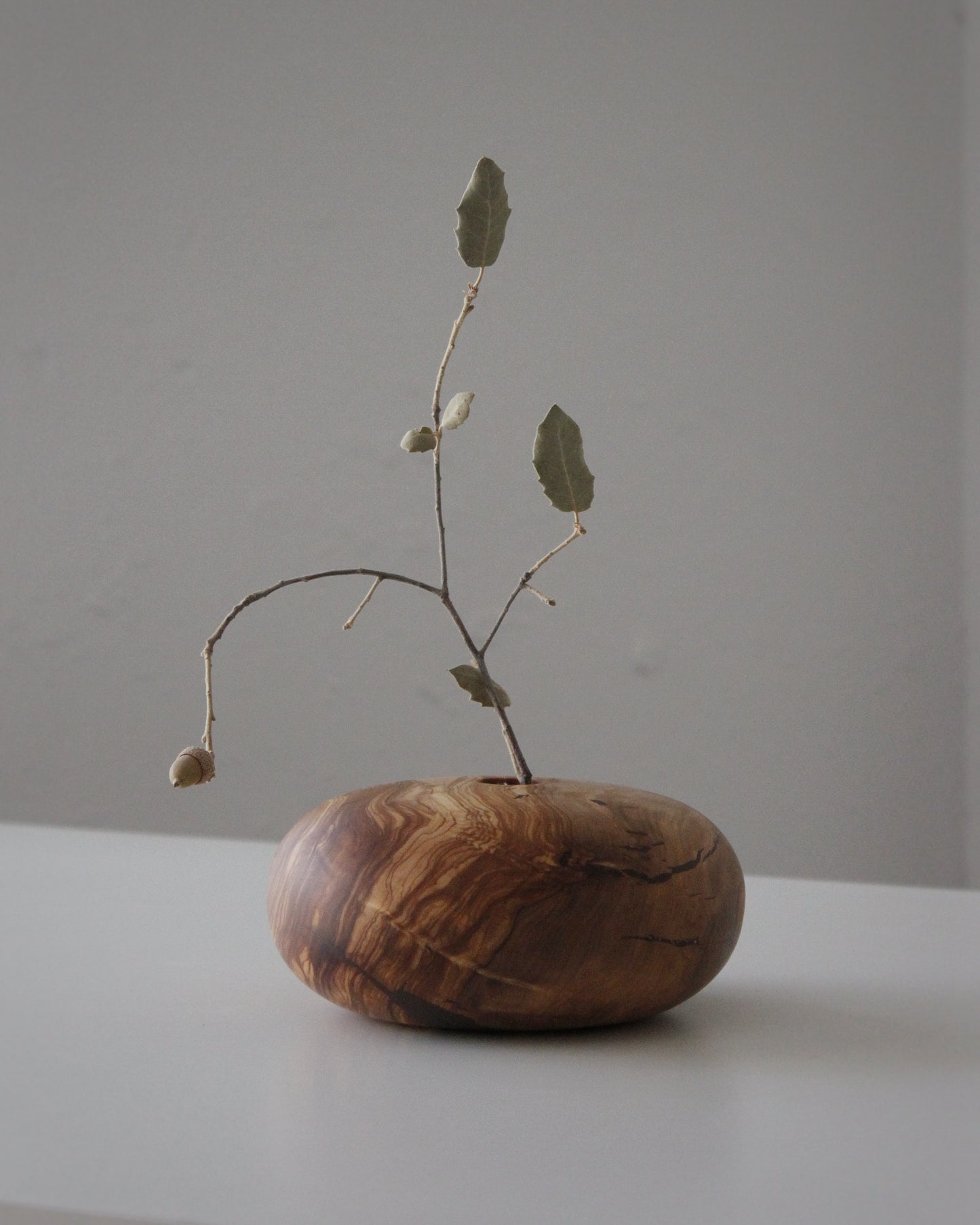 B45 Jarron de madera de Olivo