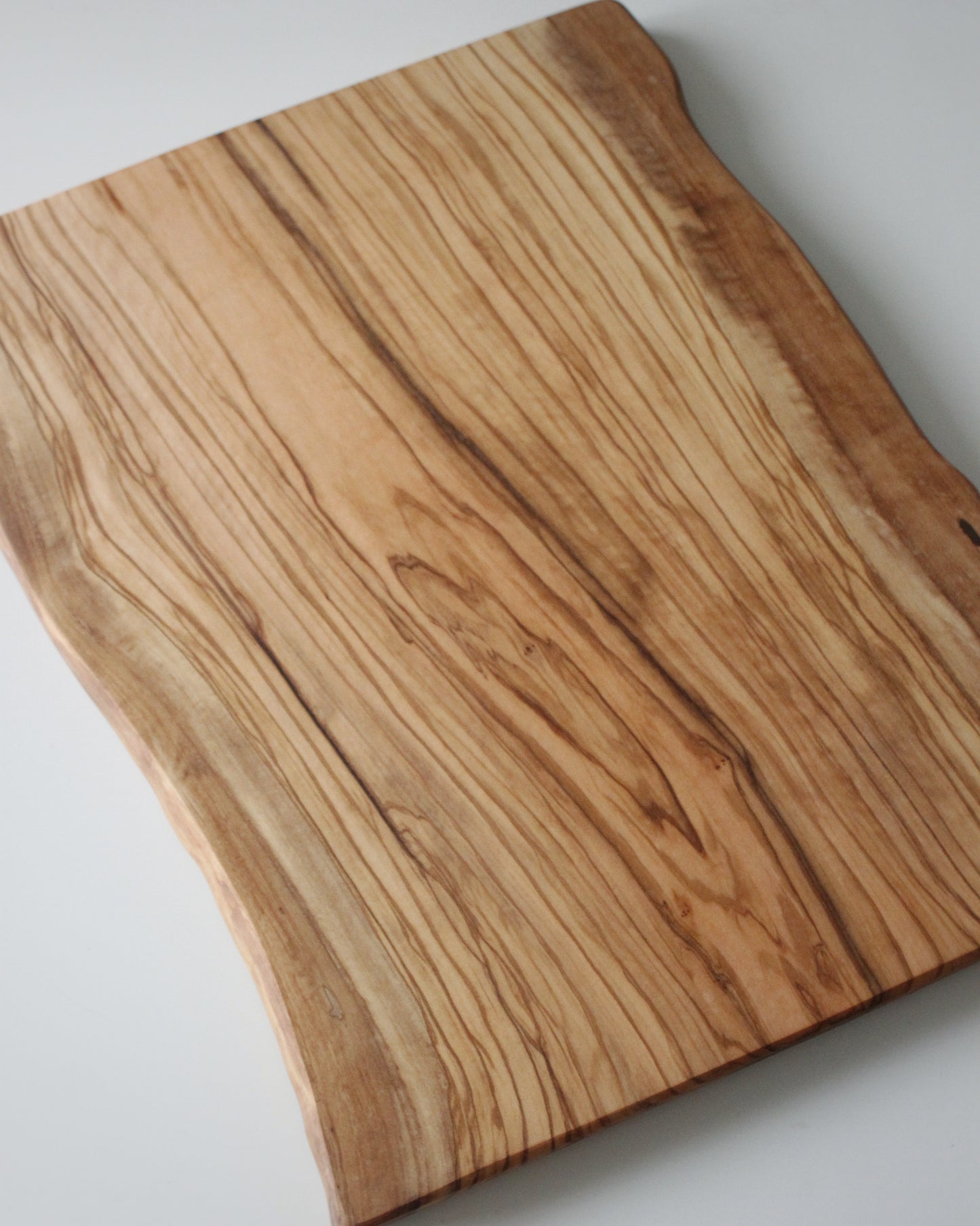 T21 Spanish Olive Cutting Board