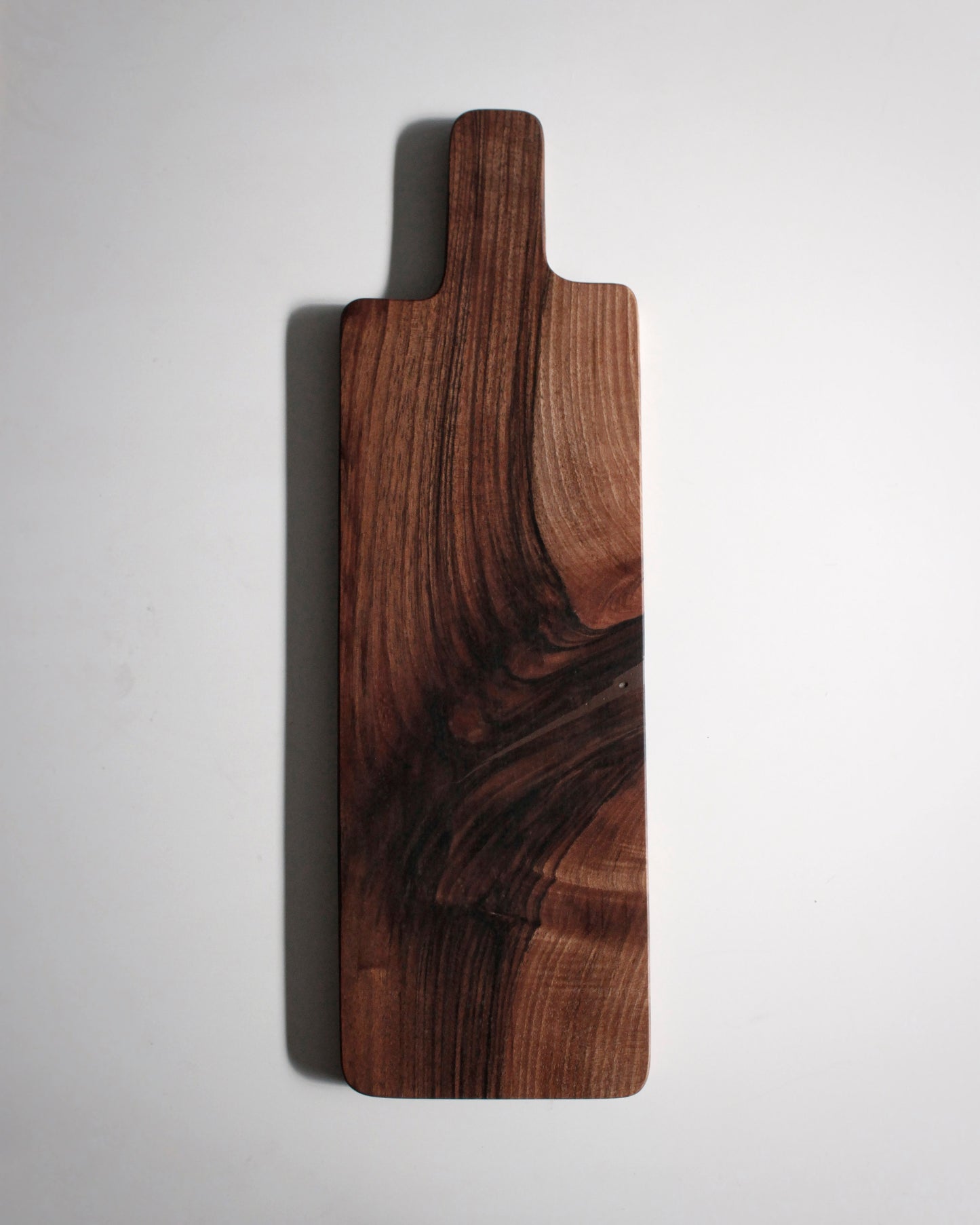 T08 Serving board of Iberian Walnut