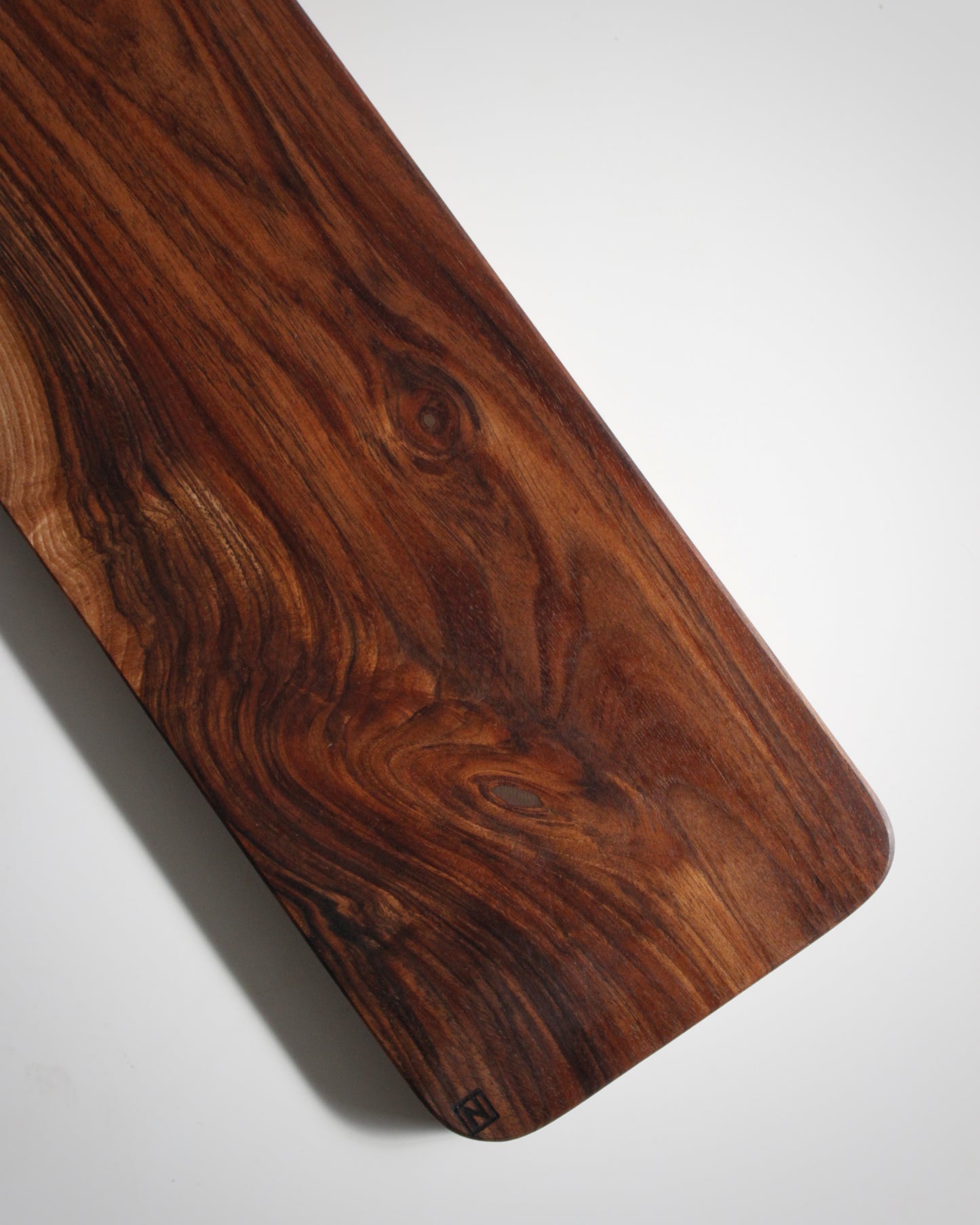T06 Serving board of Iberian Walnut