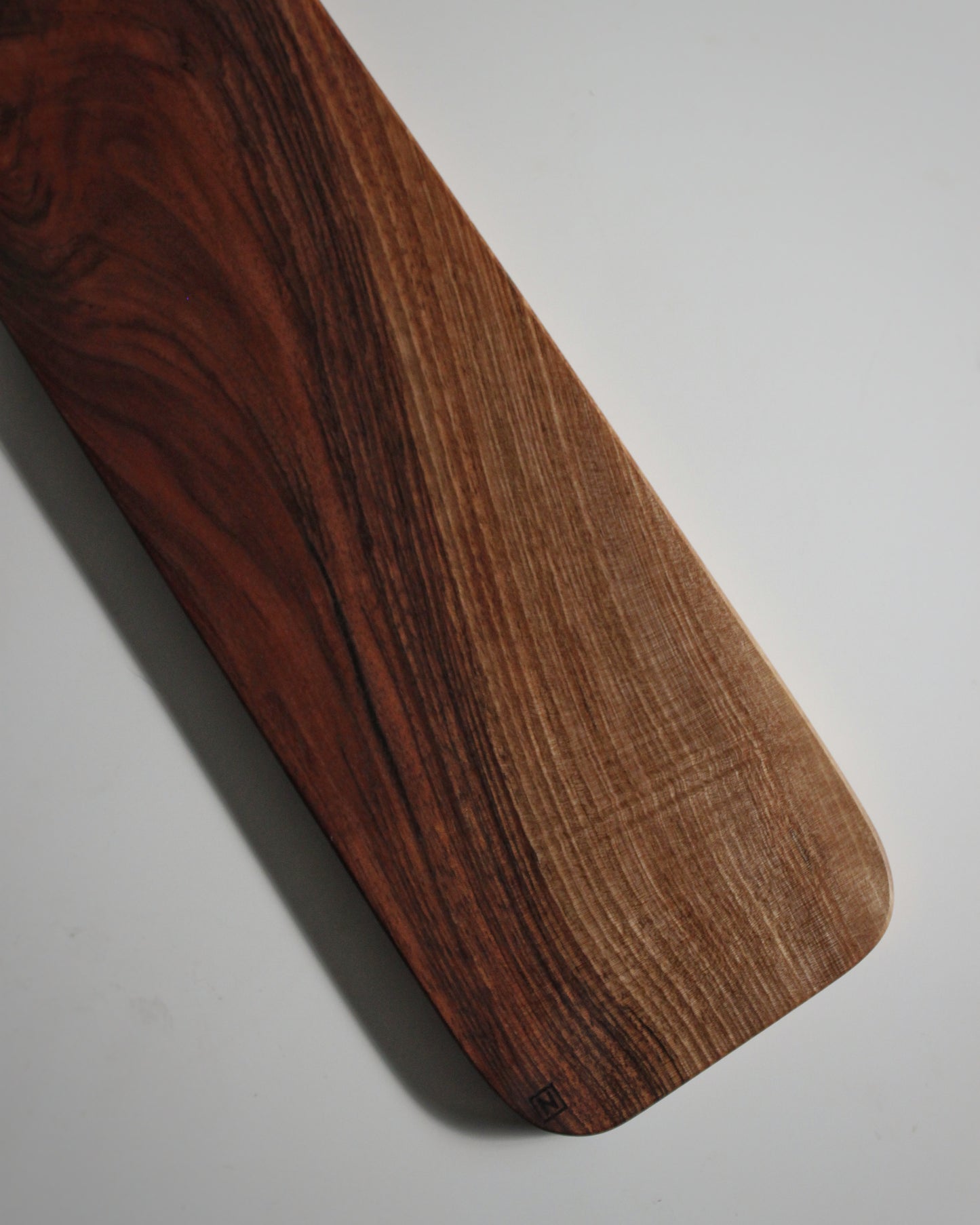T09 Serving board of Iberian Walnut