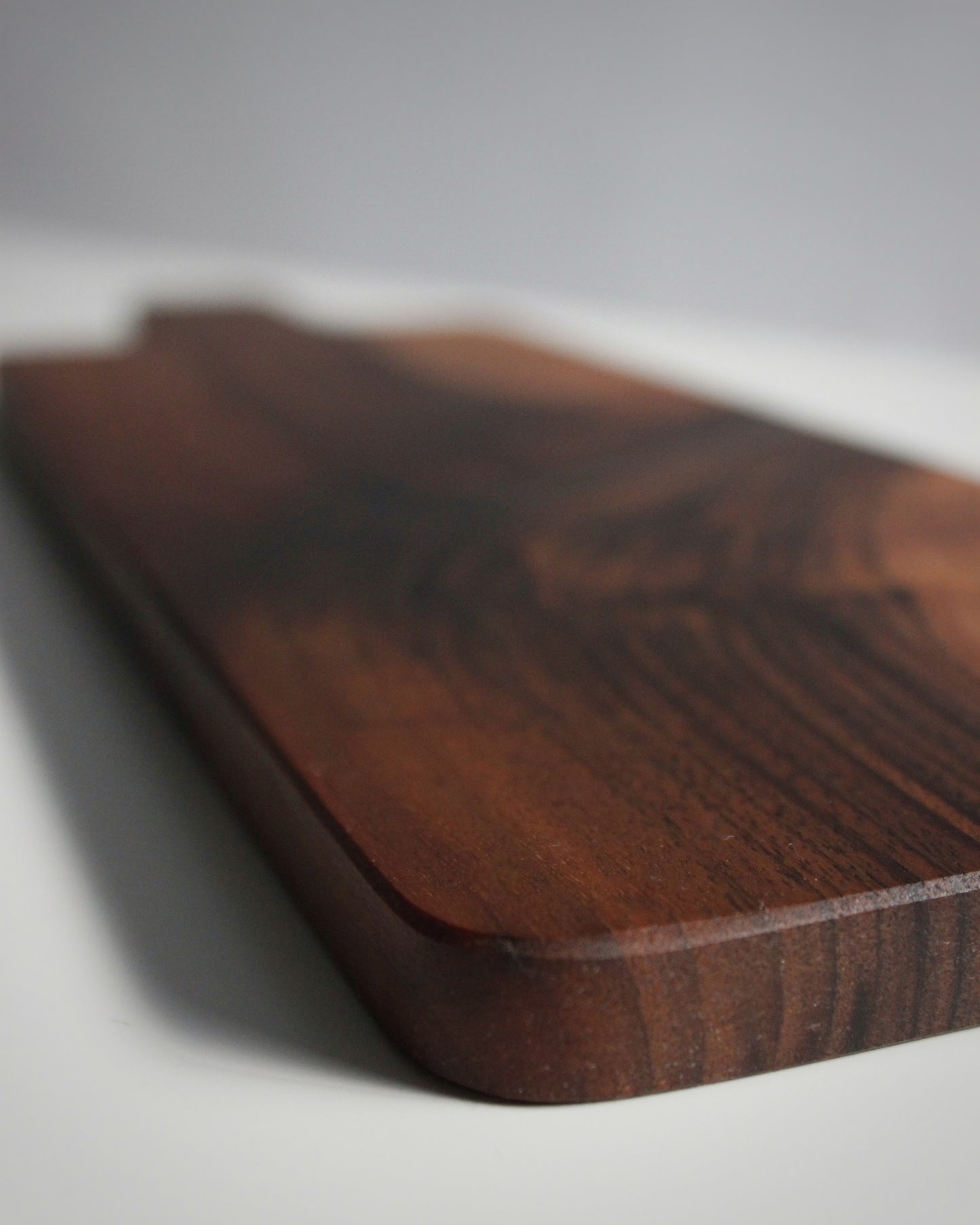 T08 Serving board of Iberian Walnut