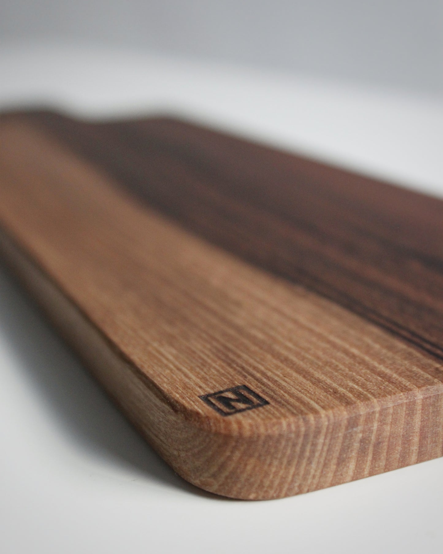 T07 Serving board of Iberian Walnut