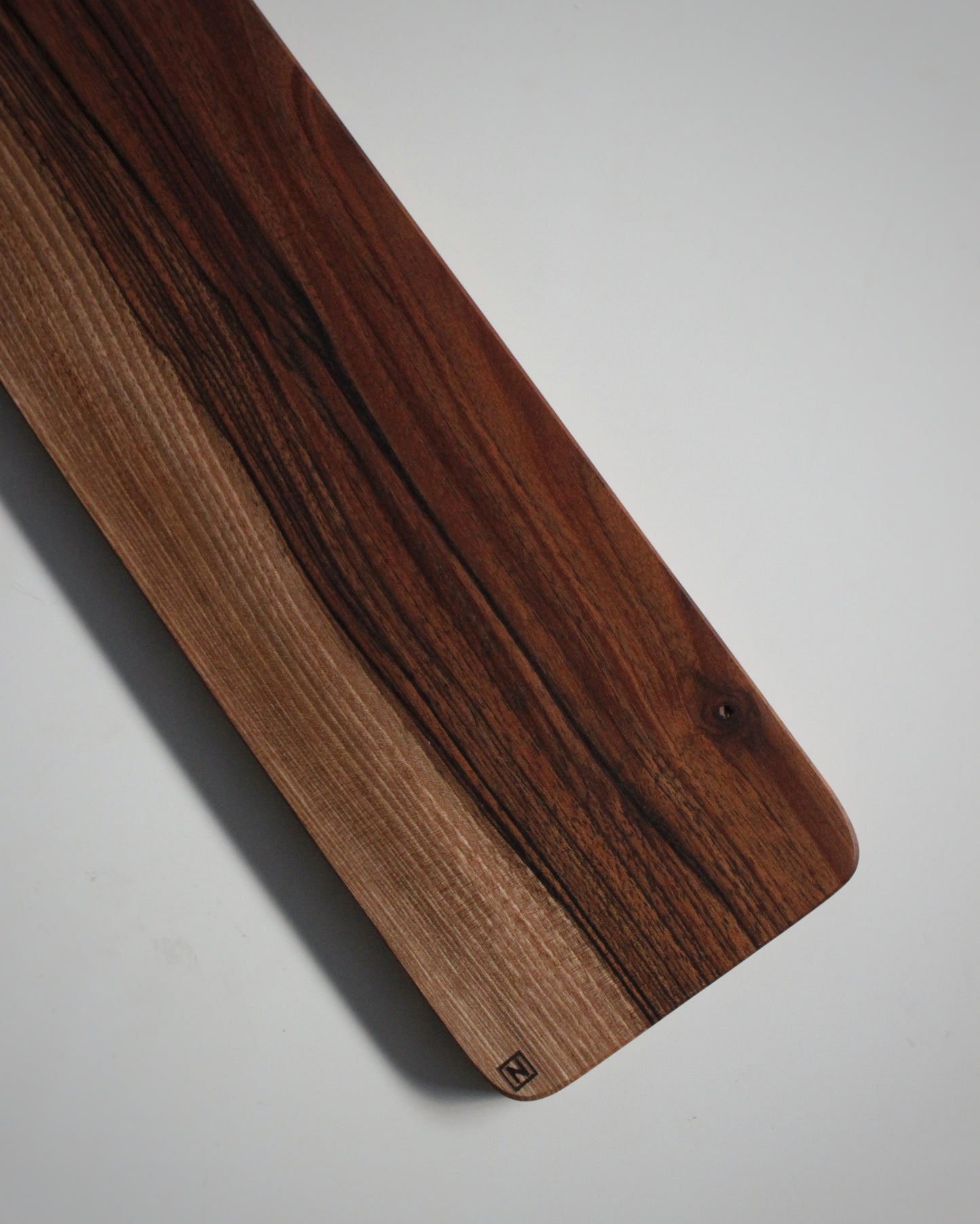 T07 Serving board of Iberian Walnut