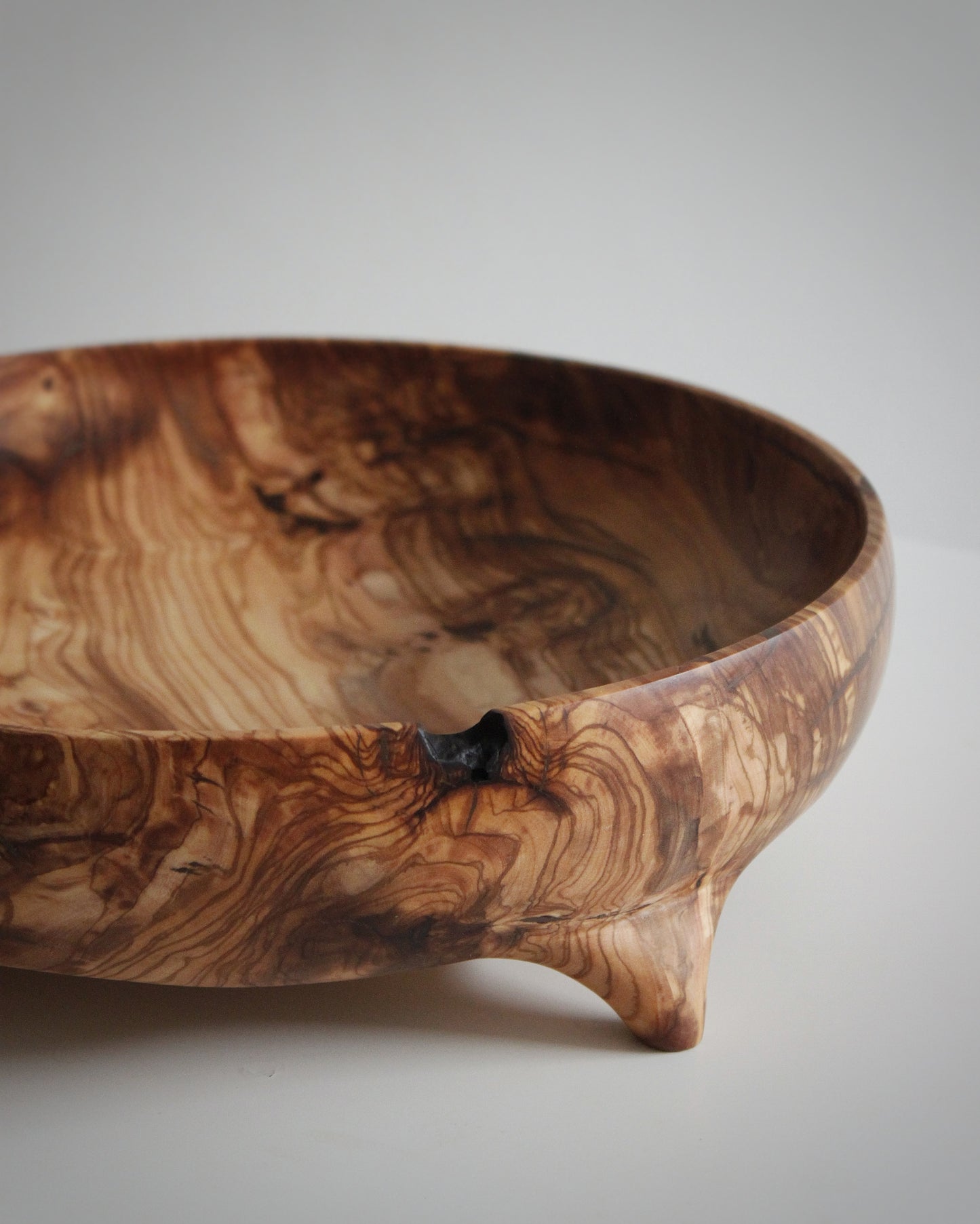 A68 Spanish Olive Wood Centerpiece