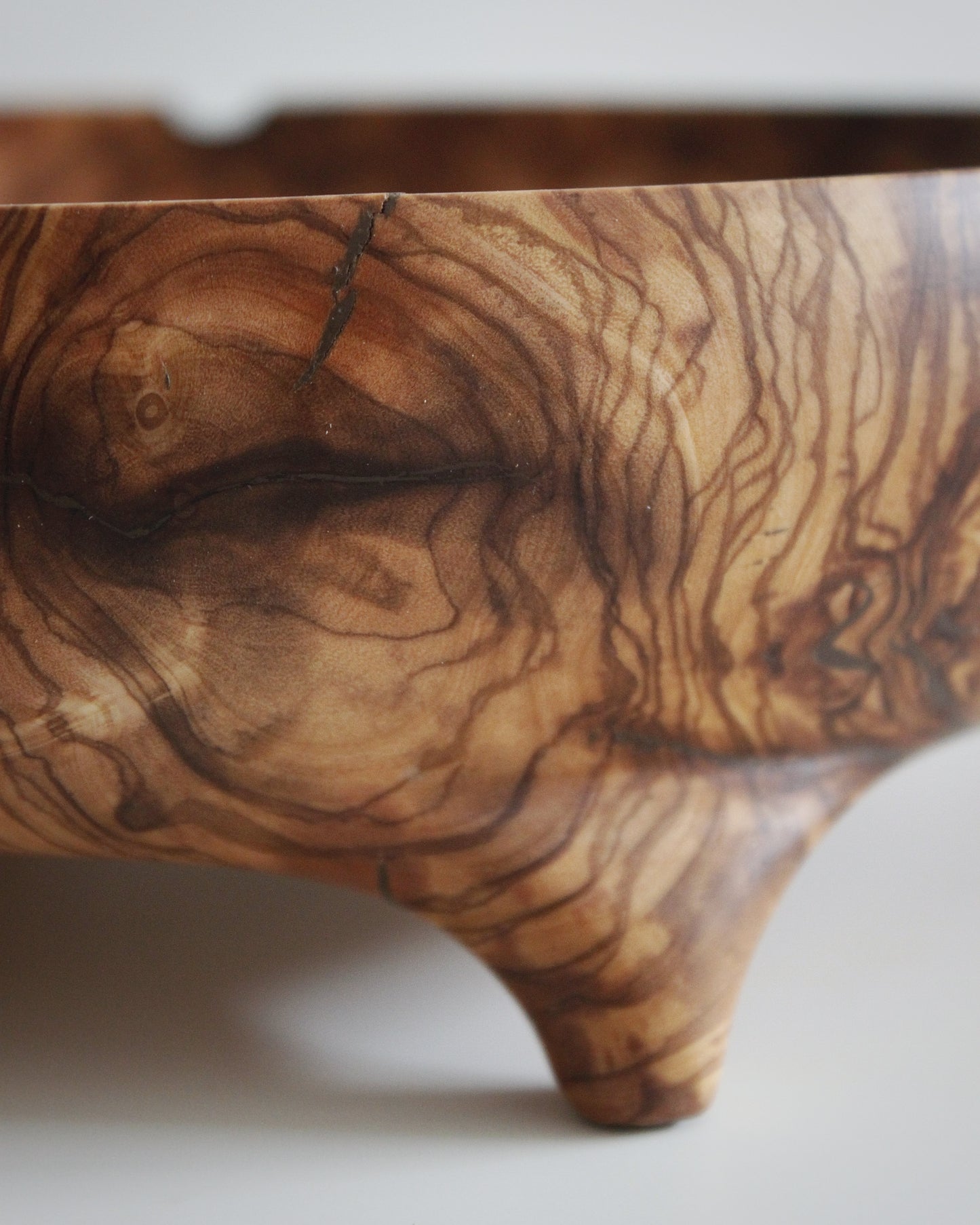 A68 Spanish Olive Wood Centerpiece