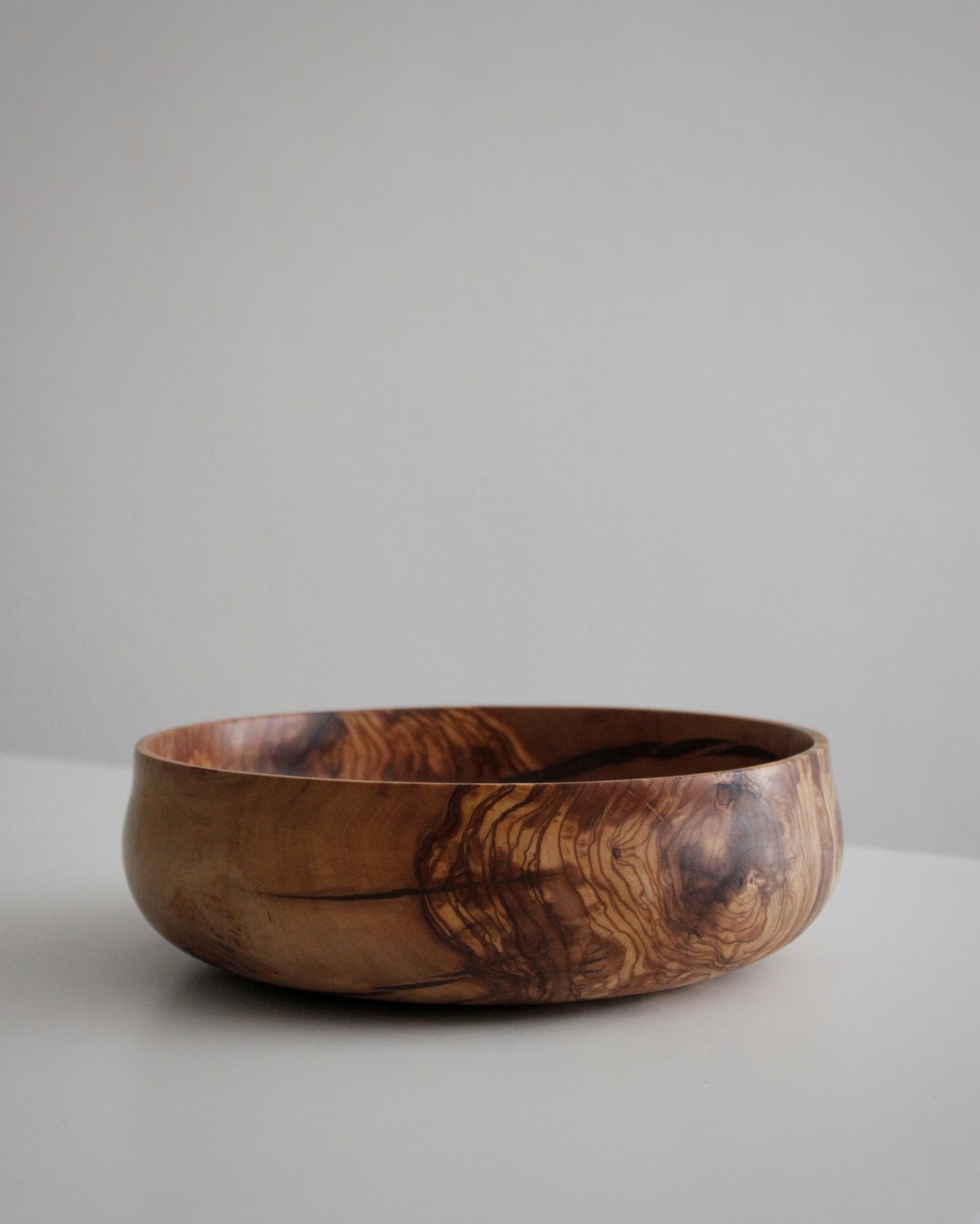 A65 Spanish Olive Wood Centerpiece