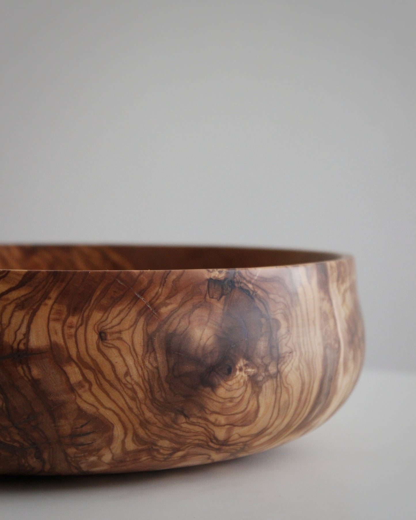 A65 Spanish Olive Wood Centerpiece