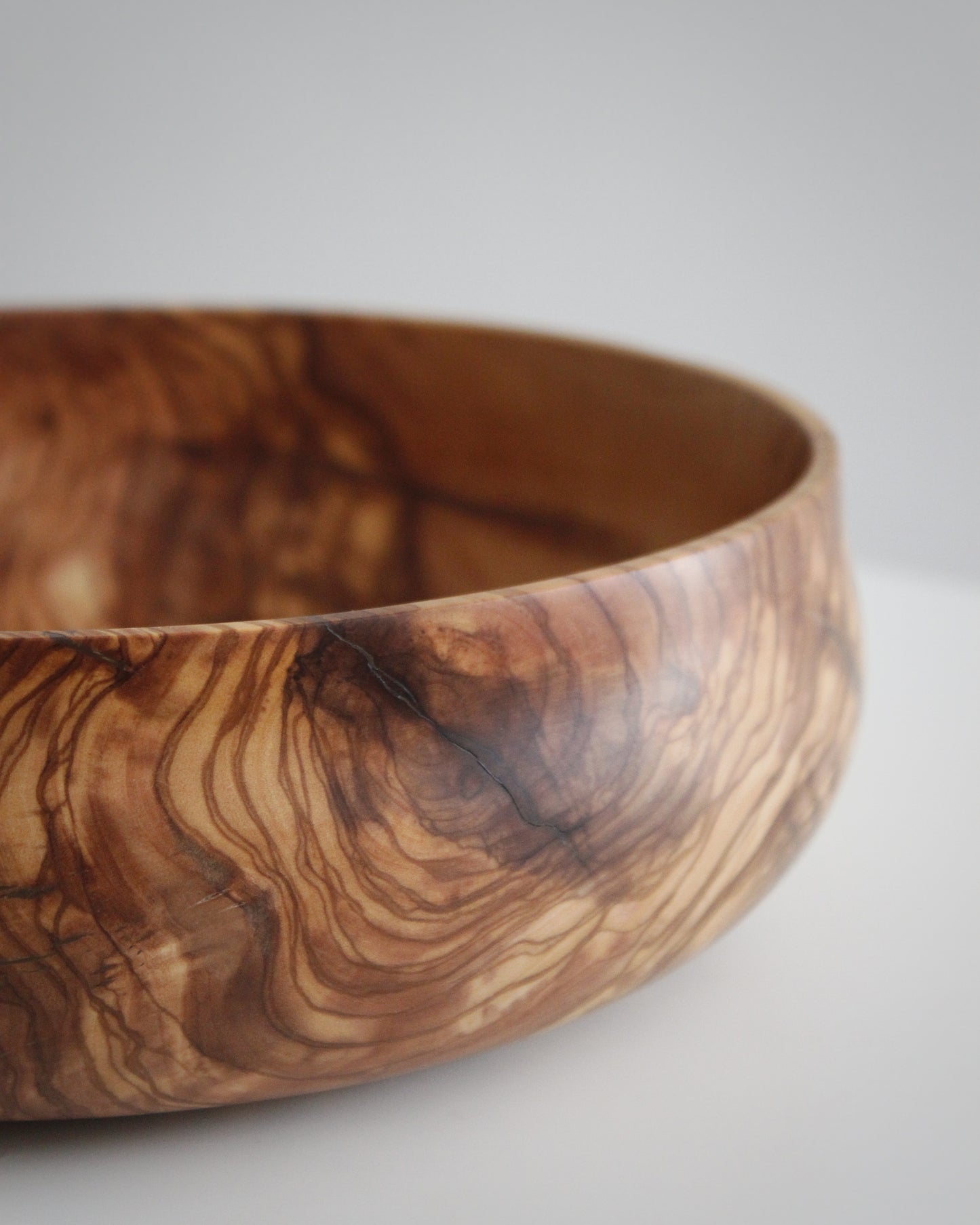 A65 Spanish Olive Wood Centerpiece
