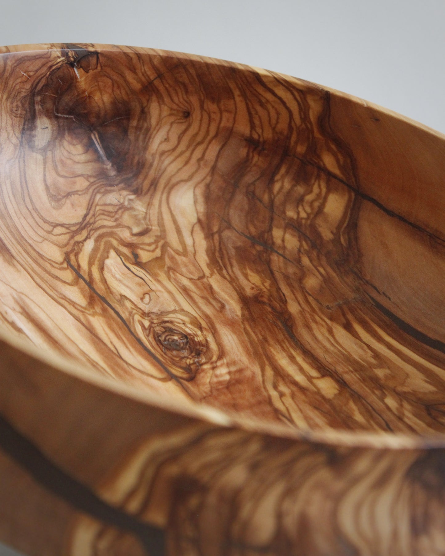 A65 Spanish Olive Wood Centerpiece